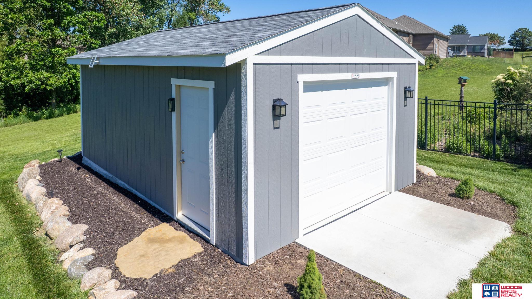 733 Spruce Circle