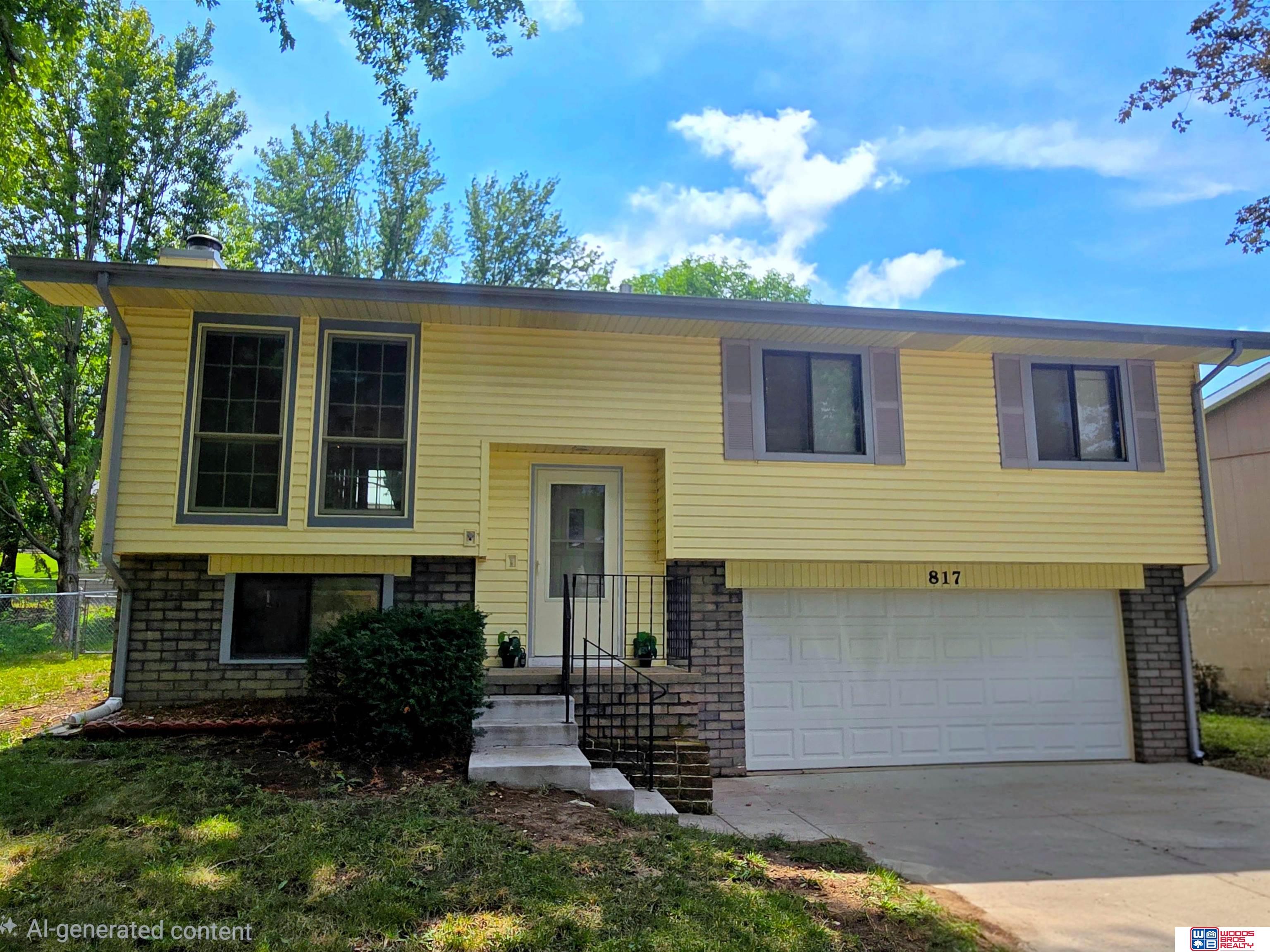 817 W Leon Drive
