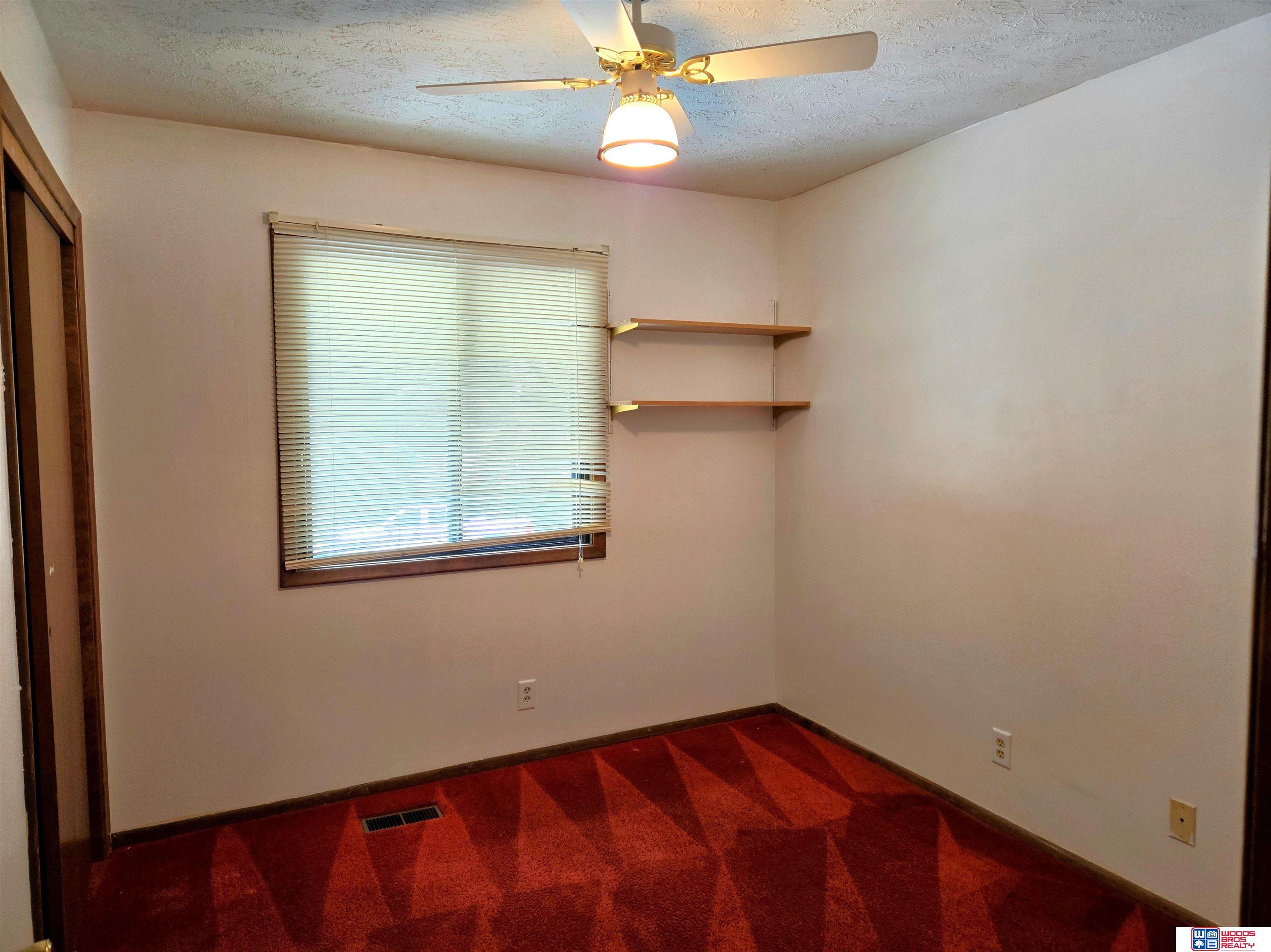 817 W Leon Drive