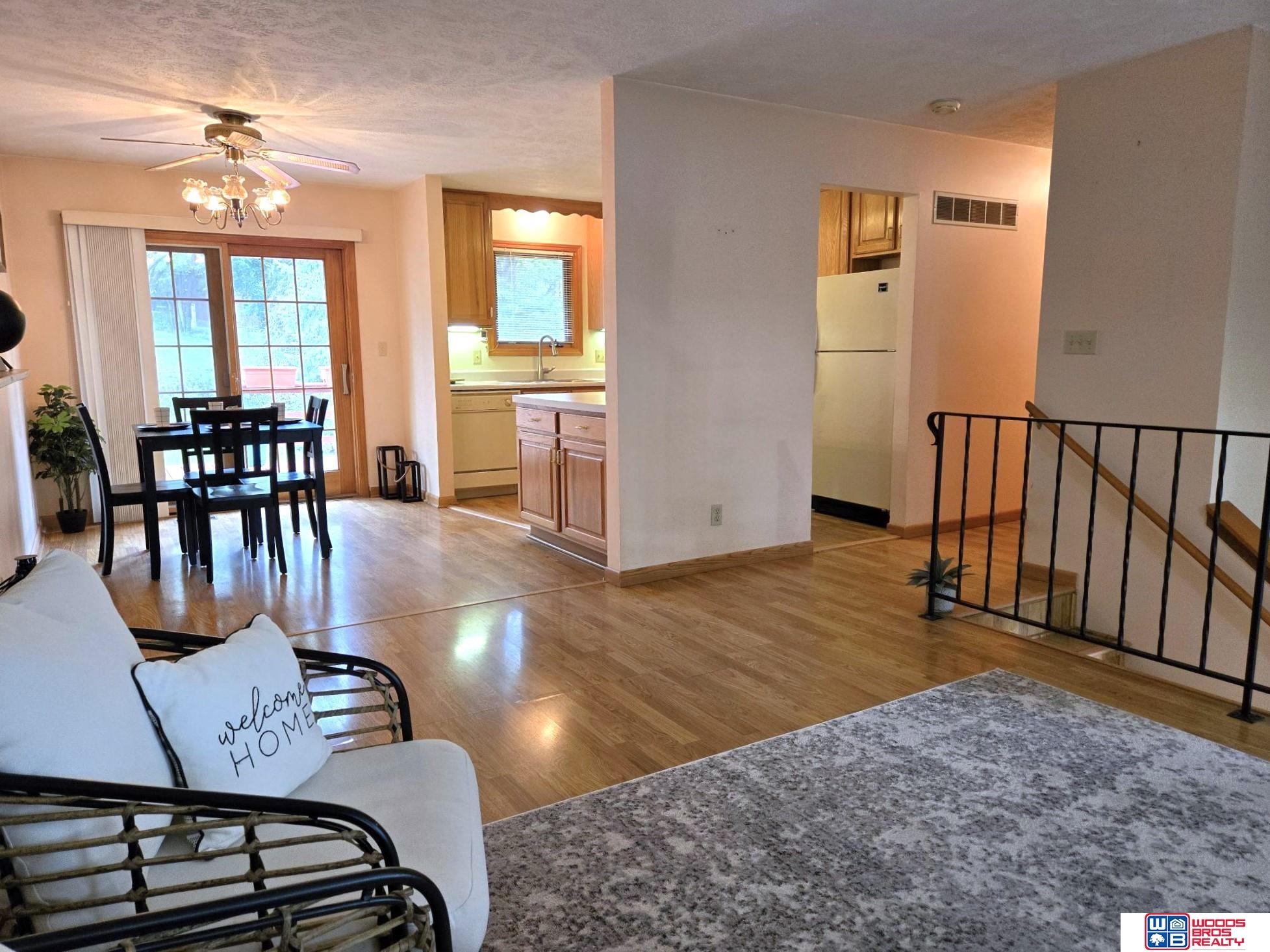 817 W Leon Drive