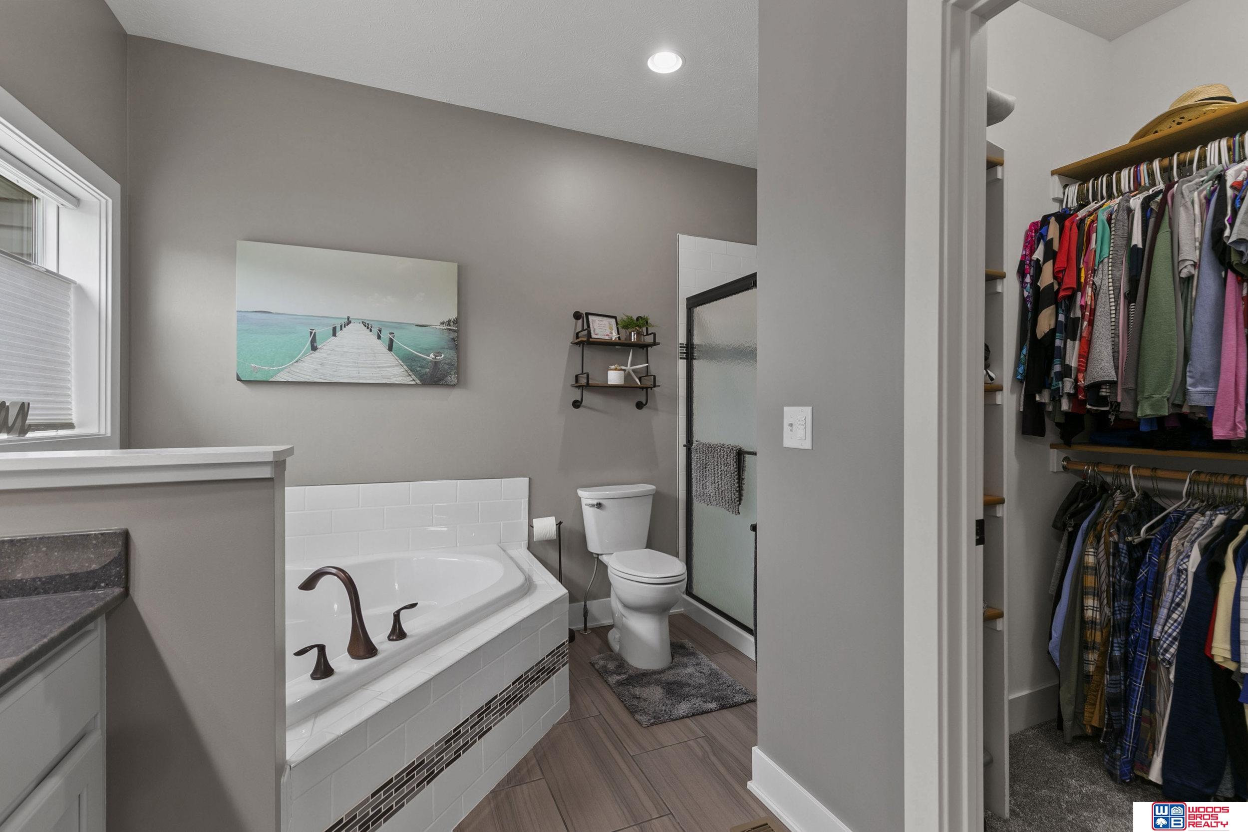 3109 N 93rd Court