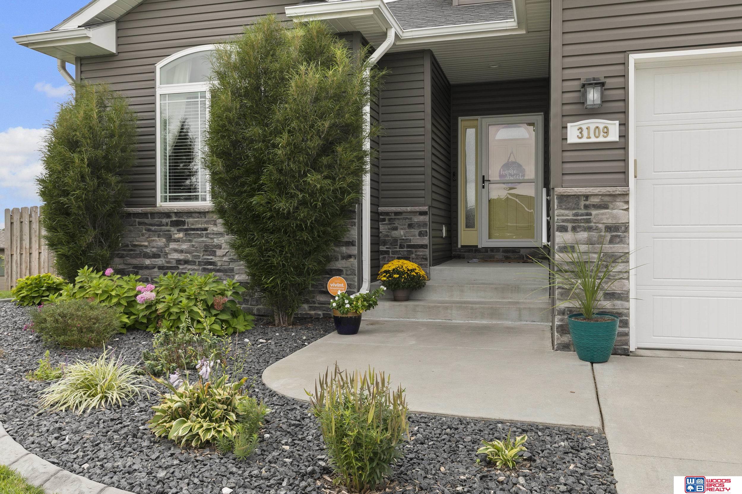3109 N 93rd Court