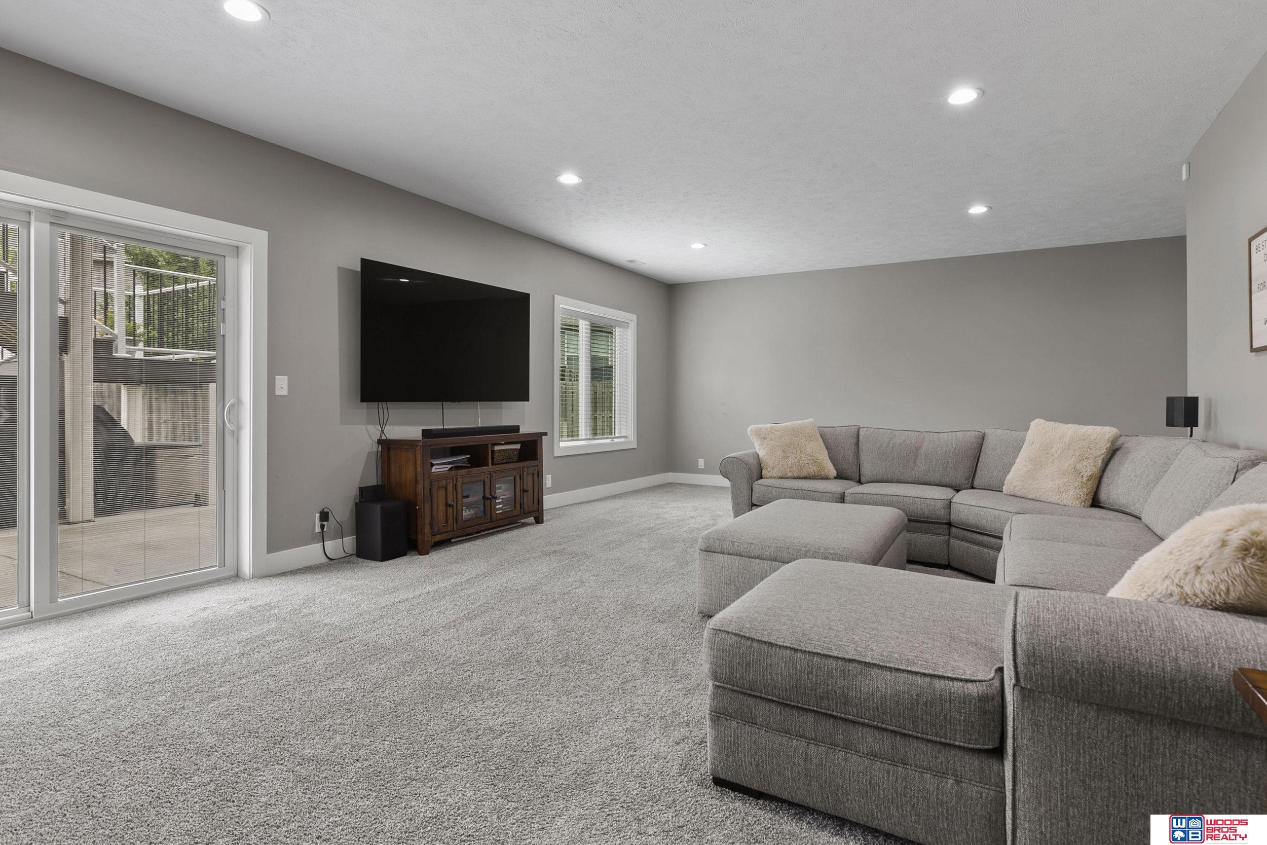 3109 N 93rd Court