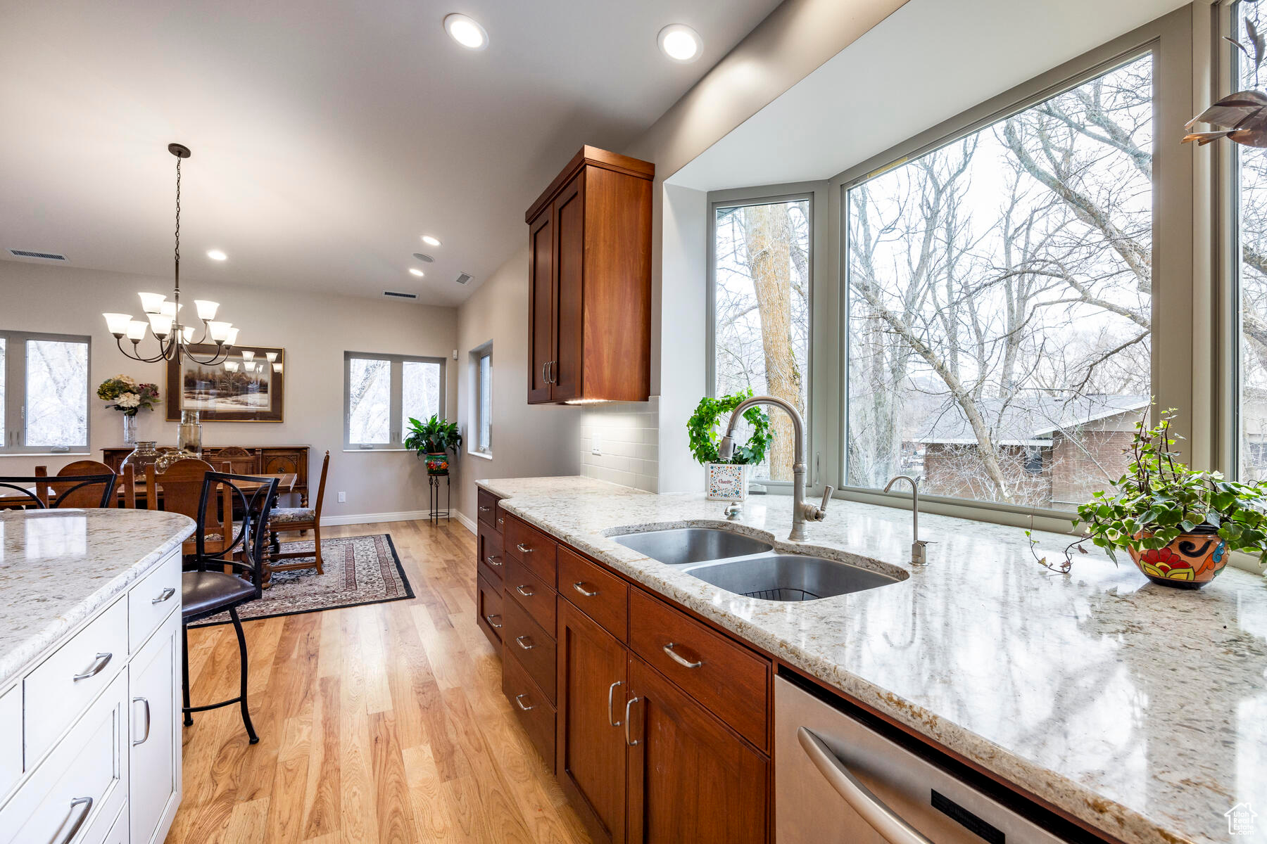 5010 E TRAILS END WAY