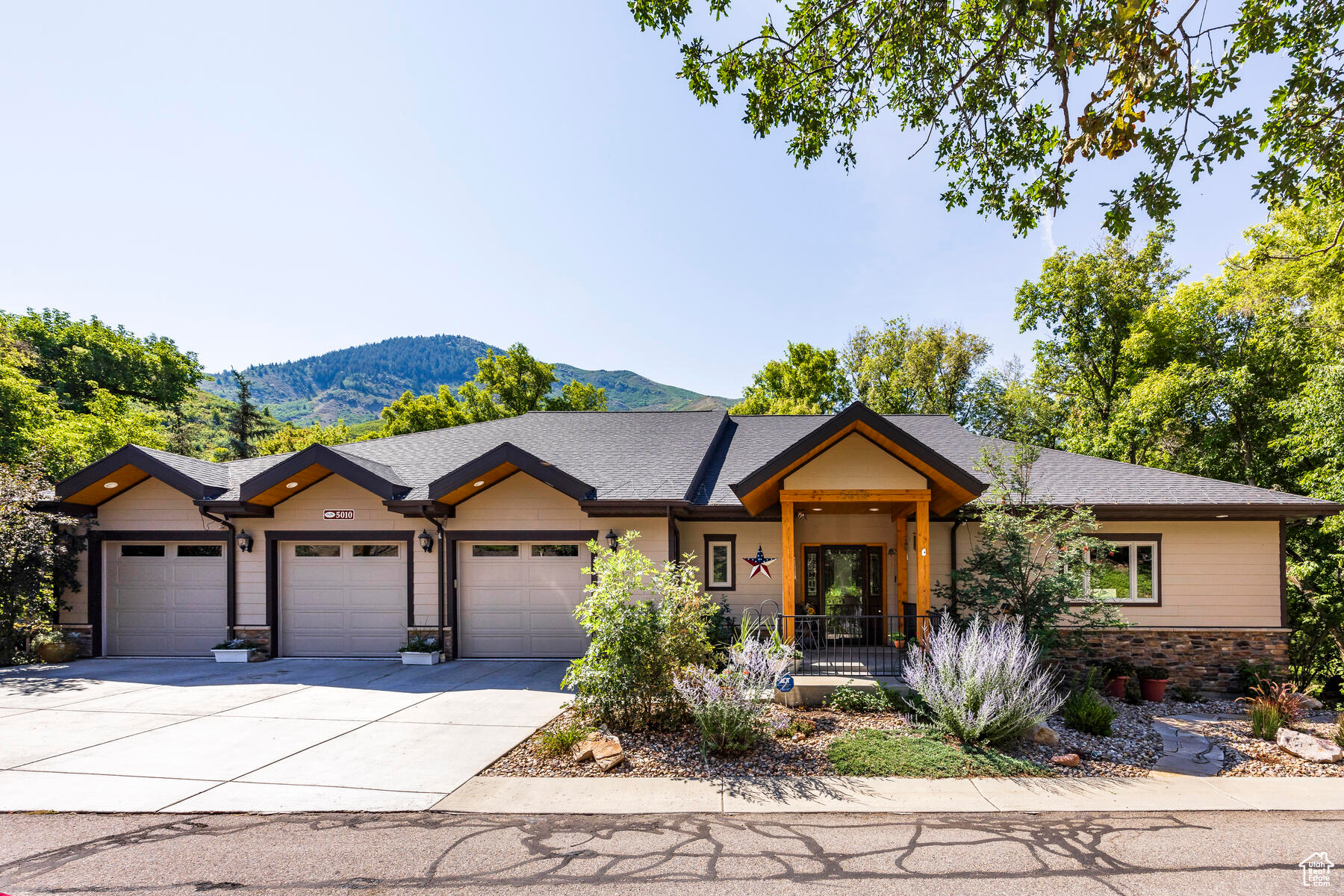 5010 E TRAILS END WAY