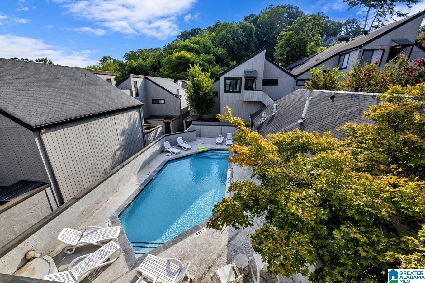 3350 ALTAMONT ROAD S Unit: b17