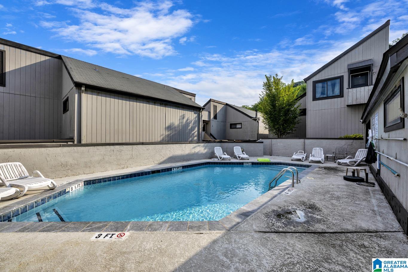 3350 ALTAMONT ROAD S Unit: b17