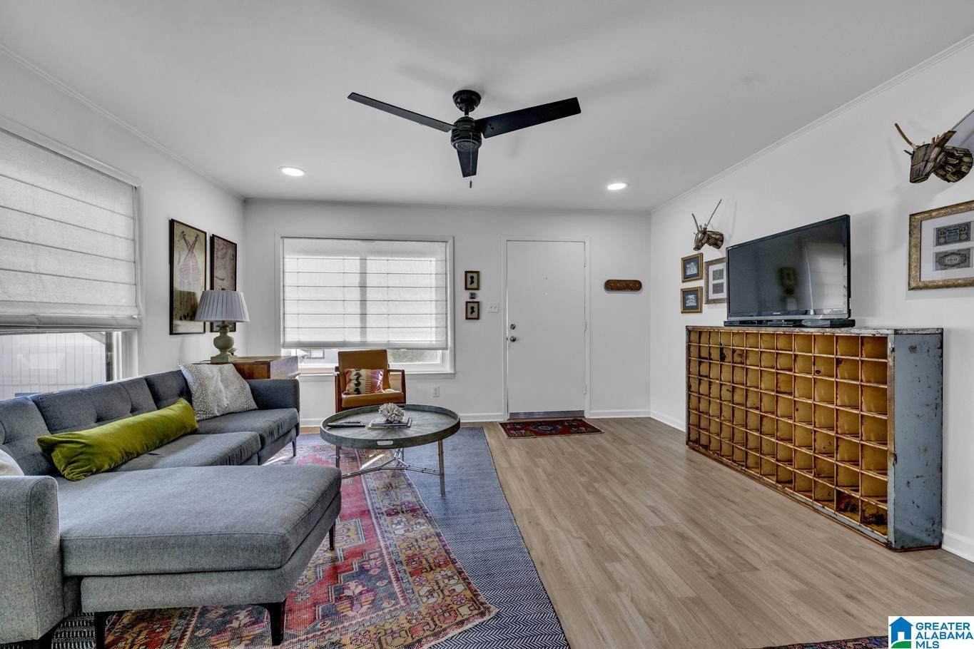 3350 ALTAMONT ROAD S Unit: b17