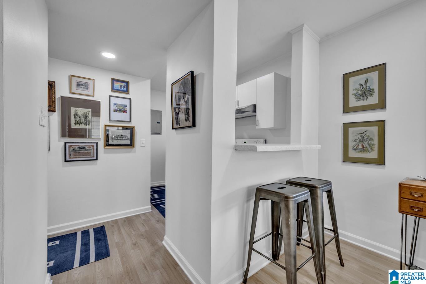 3350 ALTAMONT ROAD S Unit: b17