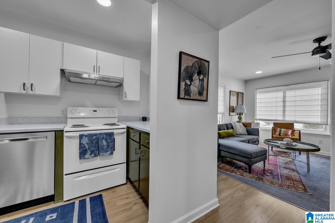 3350 ALTAMONT ROAD S Unit: b17