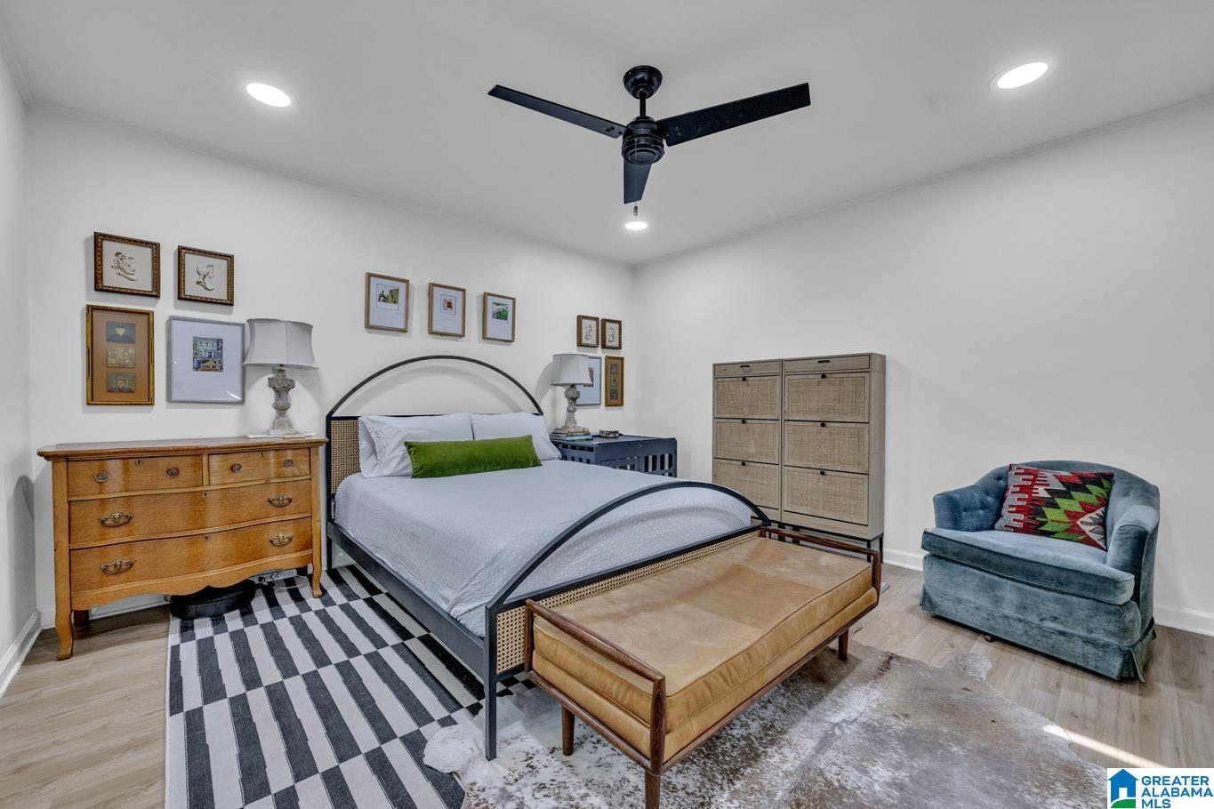 3350 ALTAMONT ROAD S Unit: b17