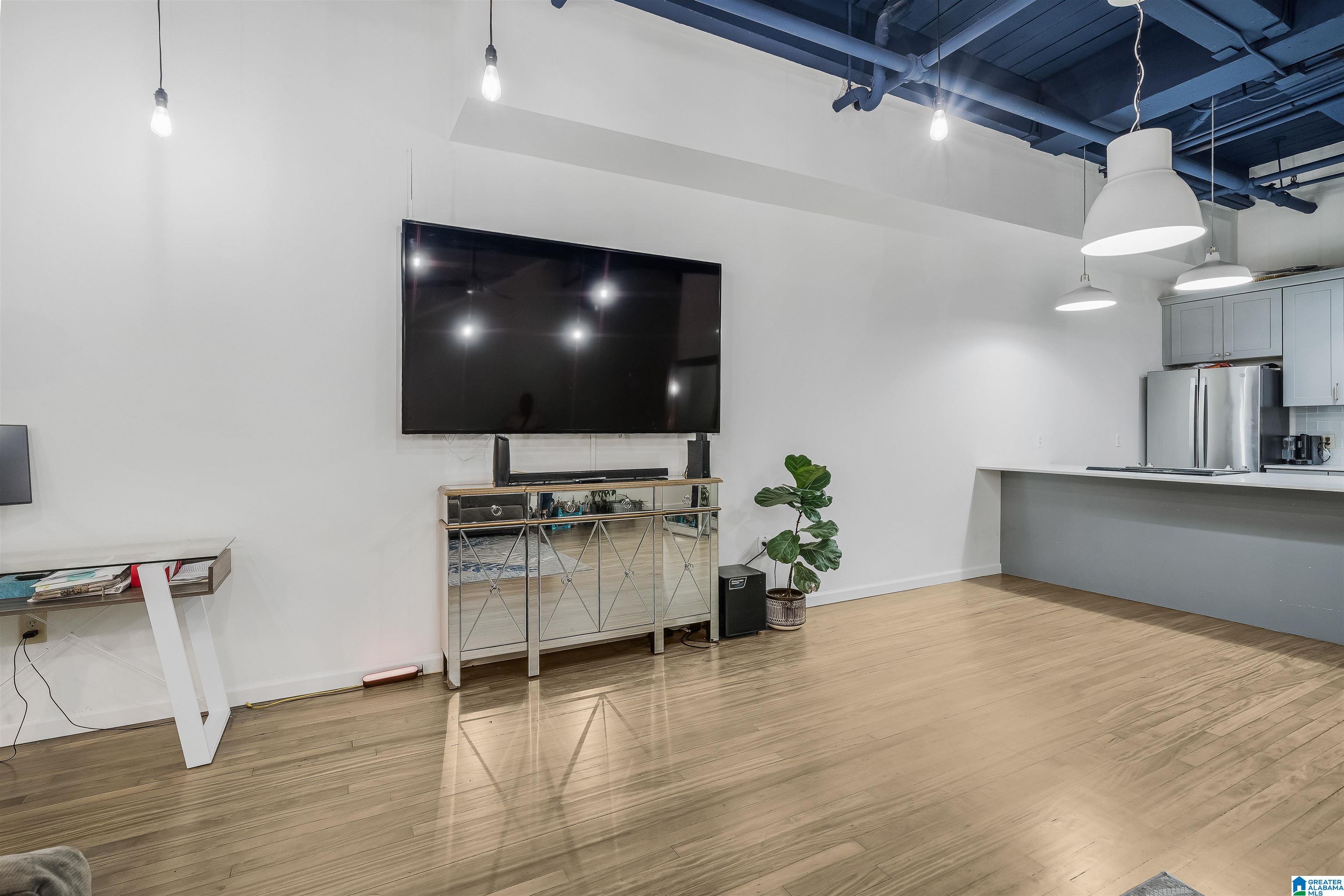 2301 1ST AVENUE Unit: 208