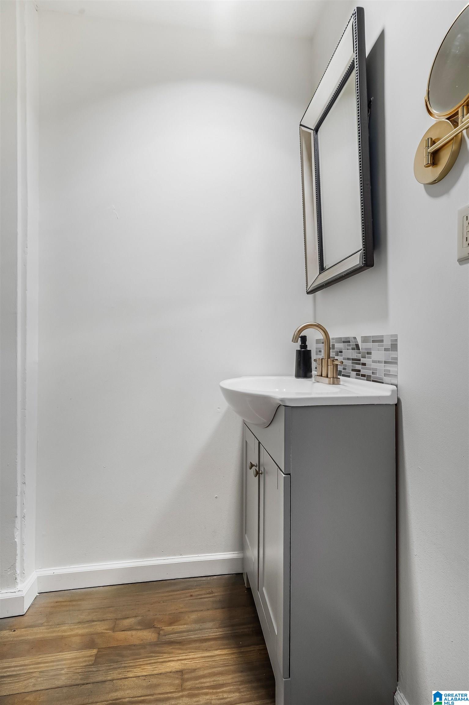2301 1ST AVENUE Unit: 208