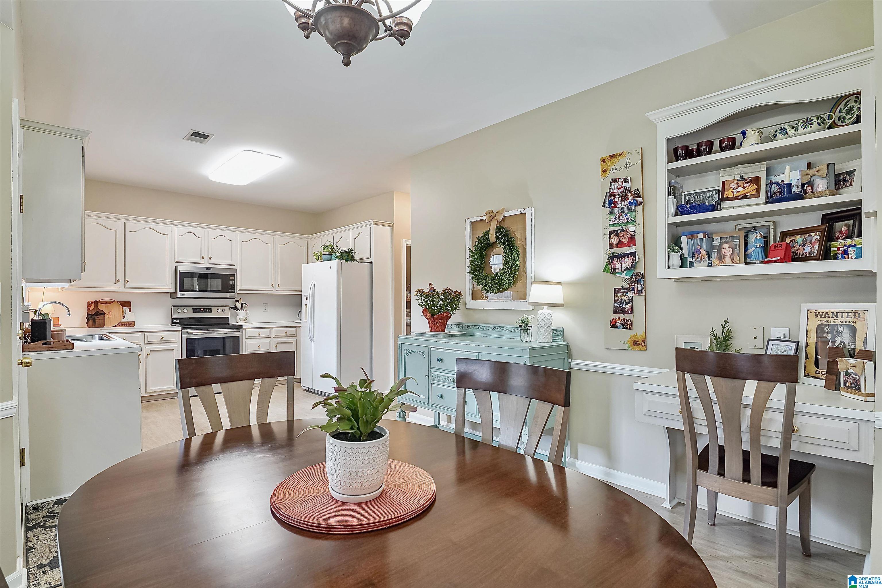 5009 BRIDLEWOOD PARC LANE