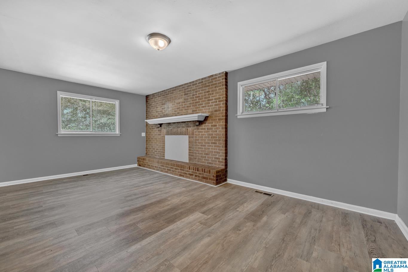 937 HICKORY DRIVE