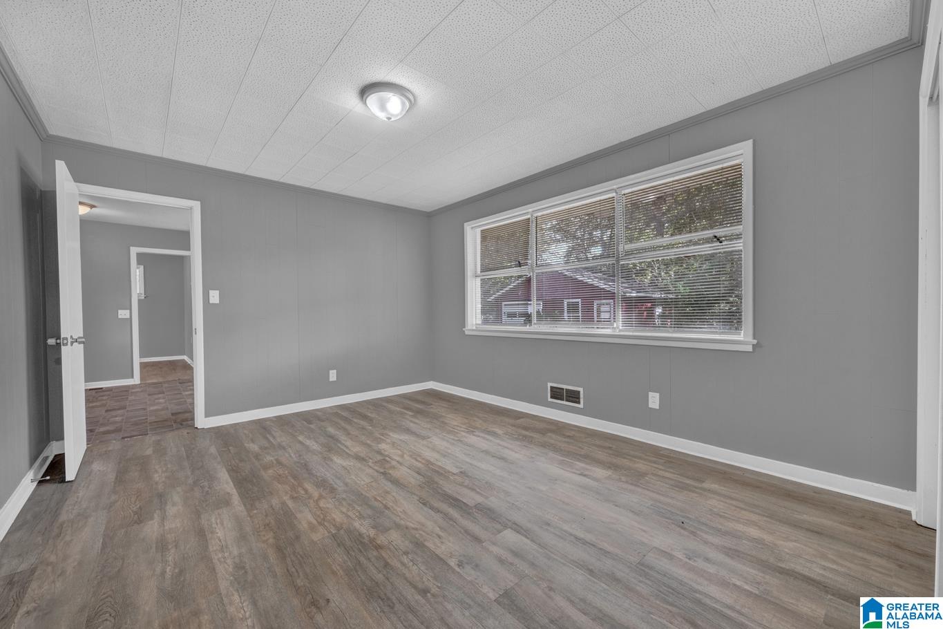 937 HICKORY DRIVE
