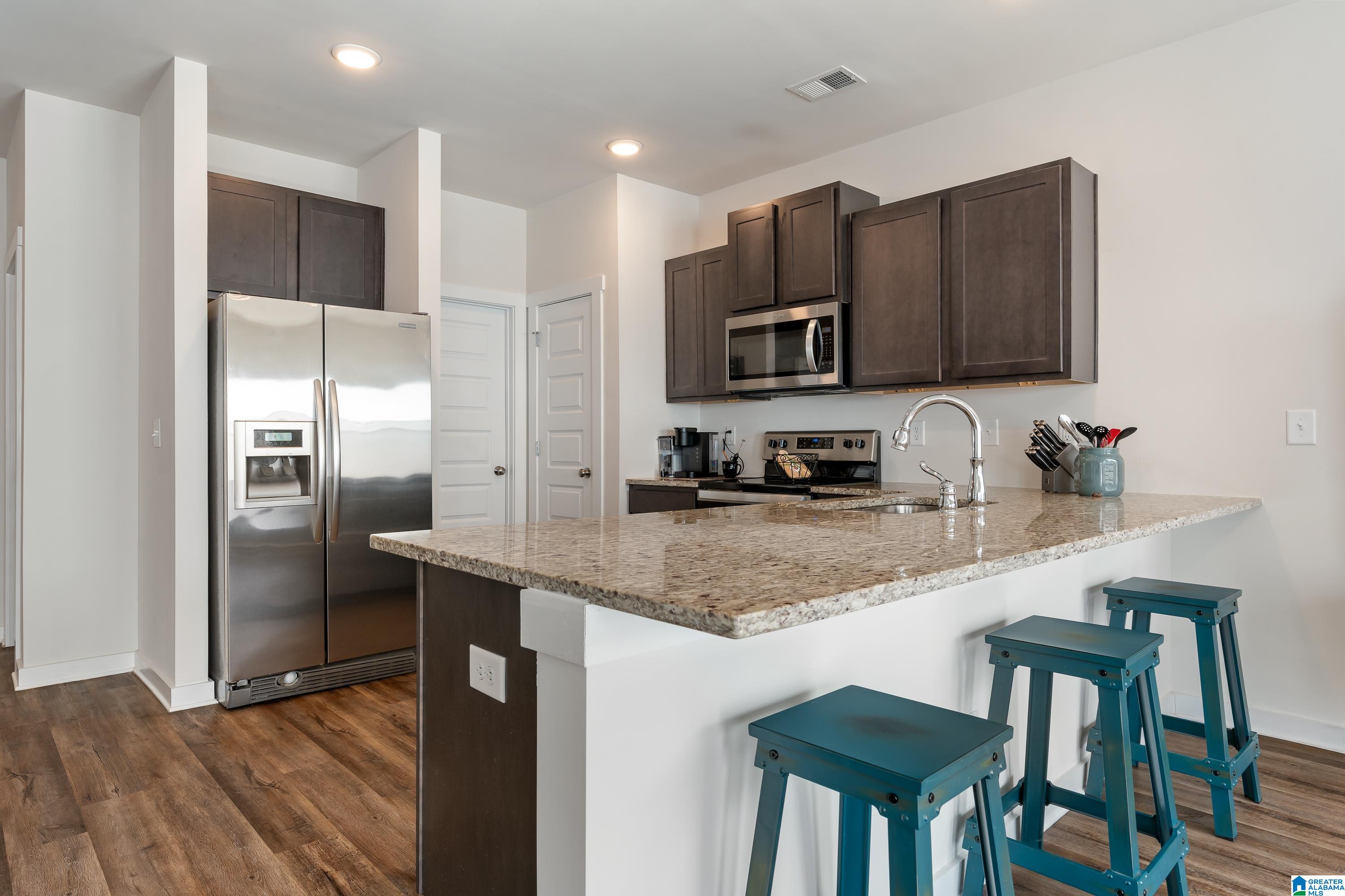 577 THE HEIGHTS LANE