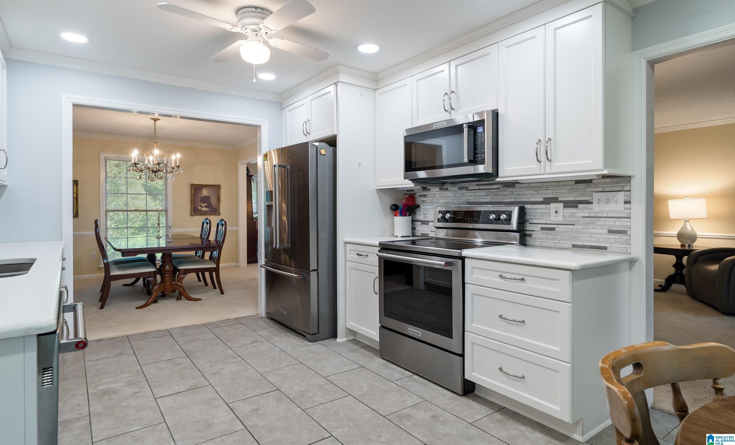 2704 LIN CIRCLE