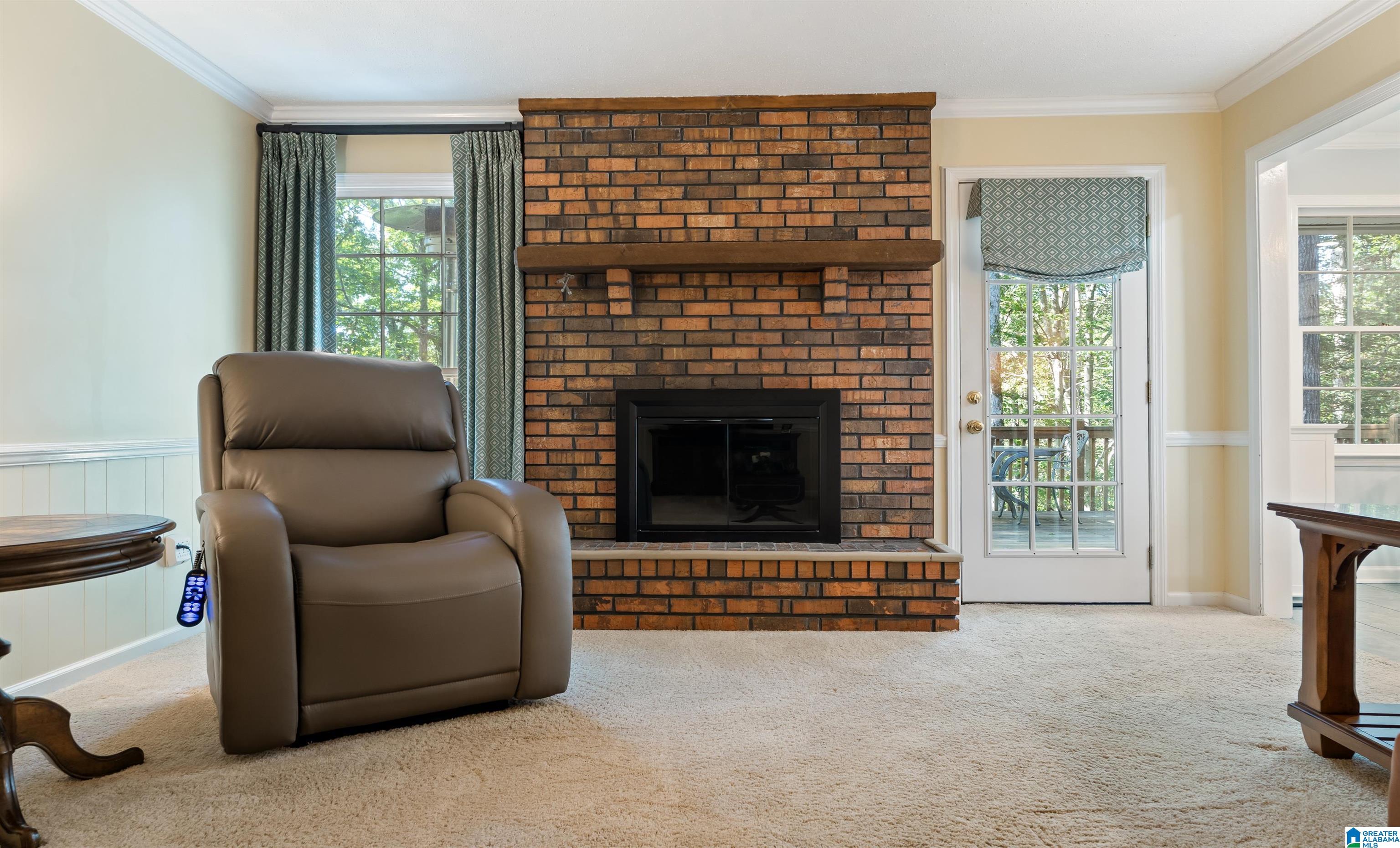 2704 LIN CIRCLE