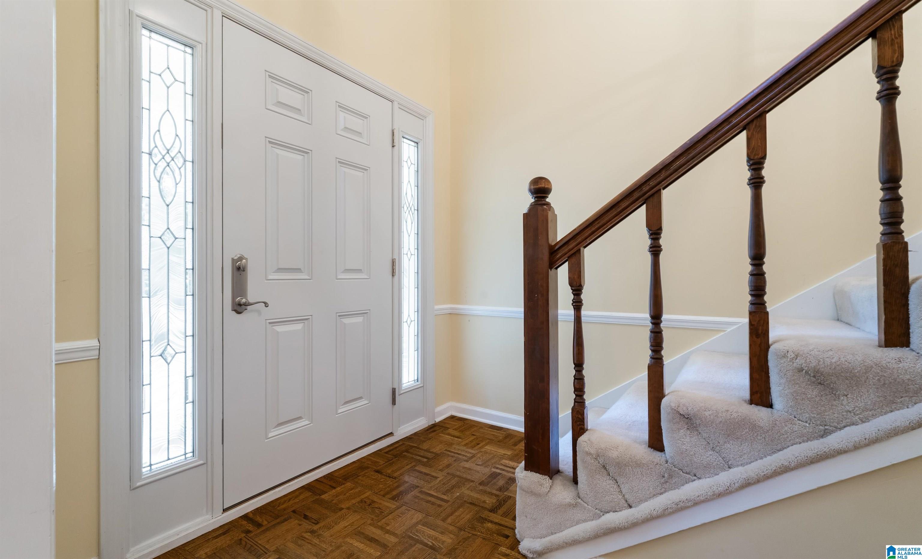 2704 LIN CIRCLE
