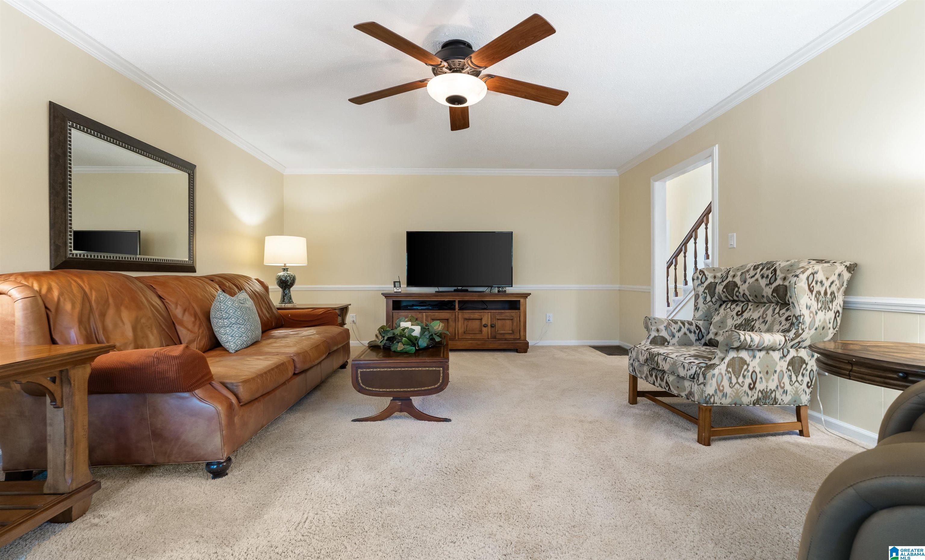 2704 LIN CIRCLE