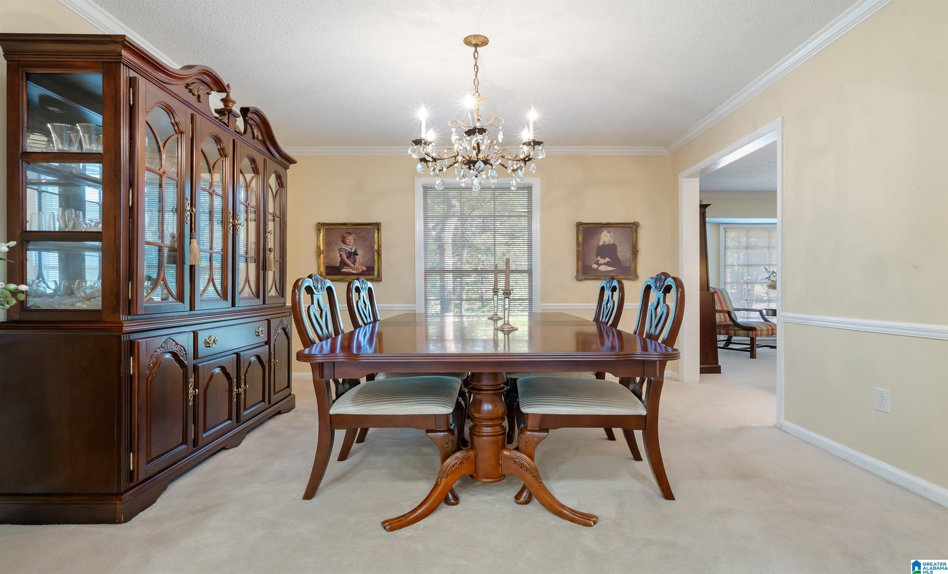 2704 LIN CIRCLE