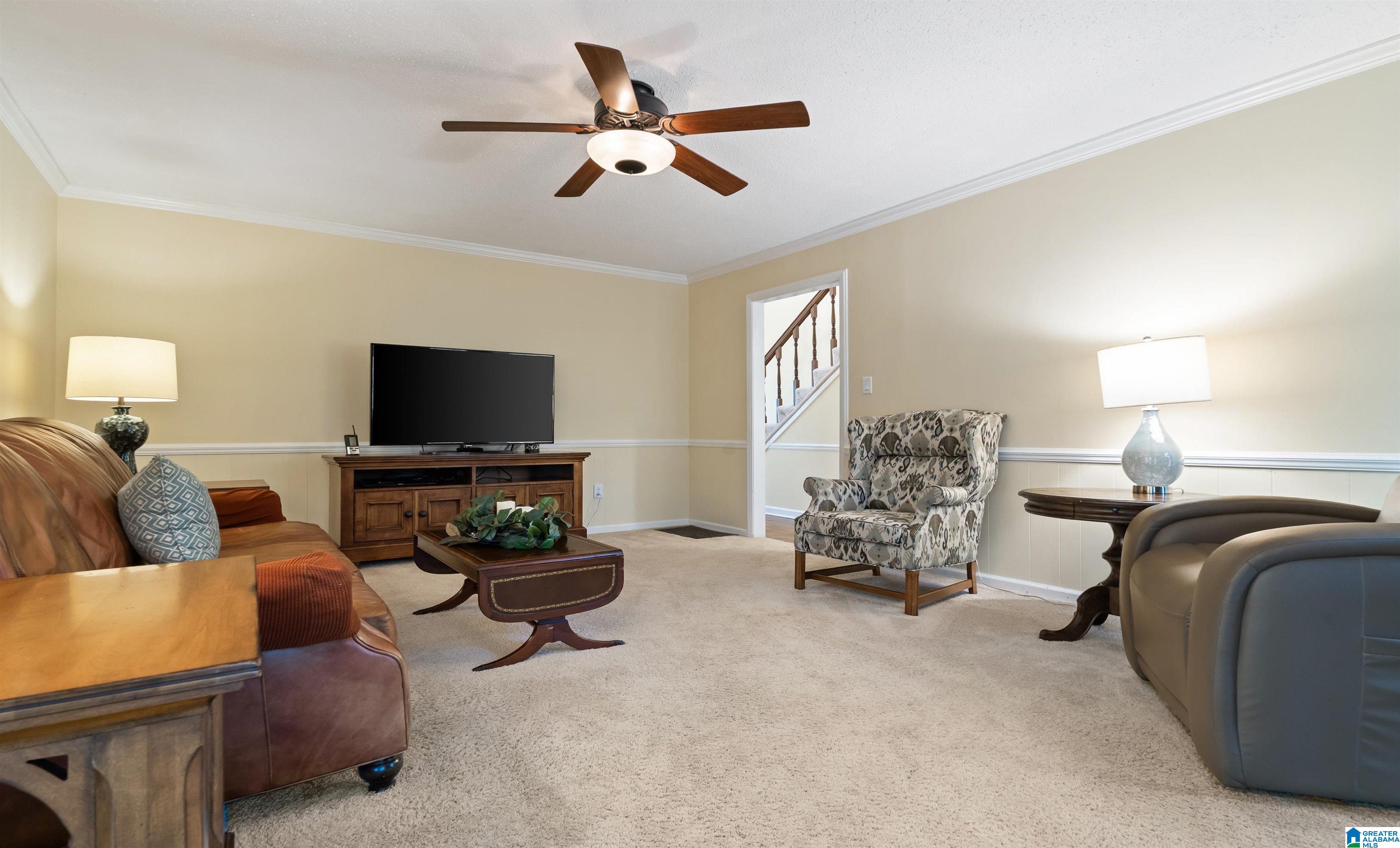2704 LIN CIRCLE
