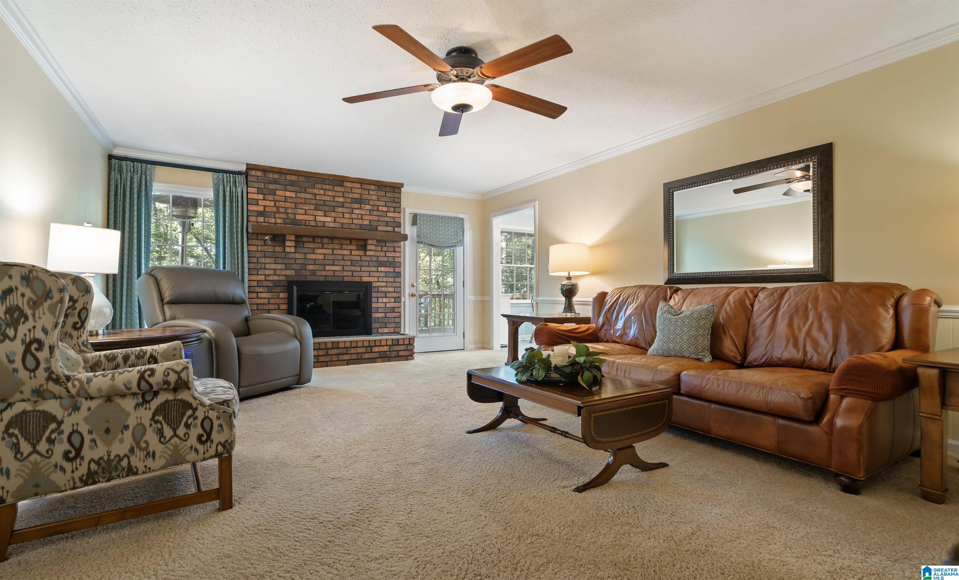 2704 LIN CIRCLE