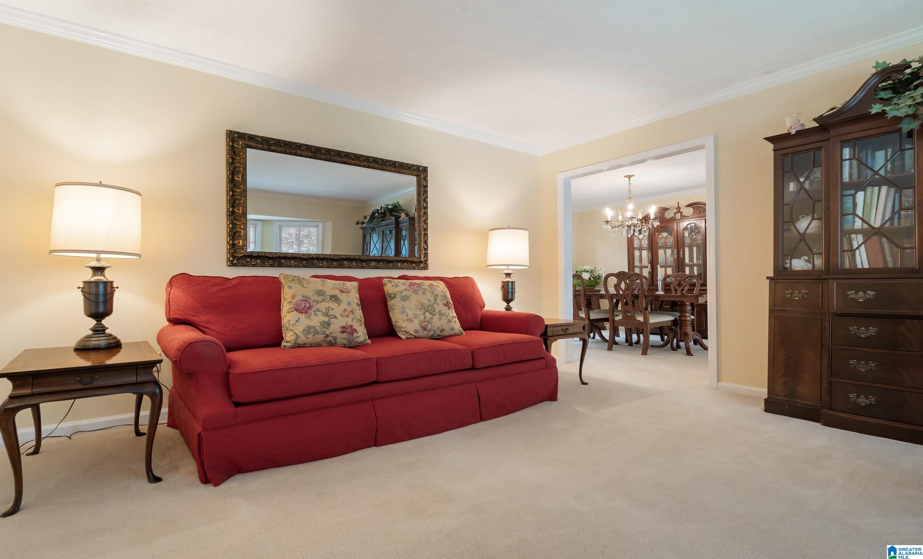 2704 LIN CIRCLE
