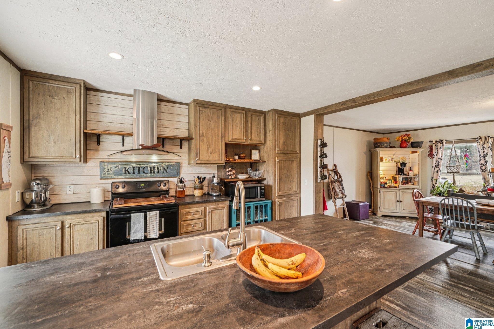 383 COUNTRY CHURCH ROAD