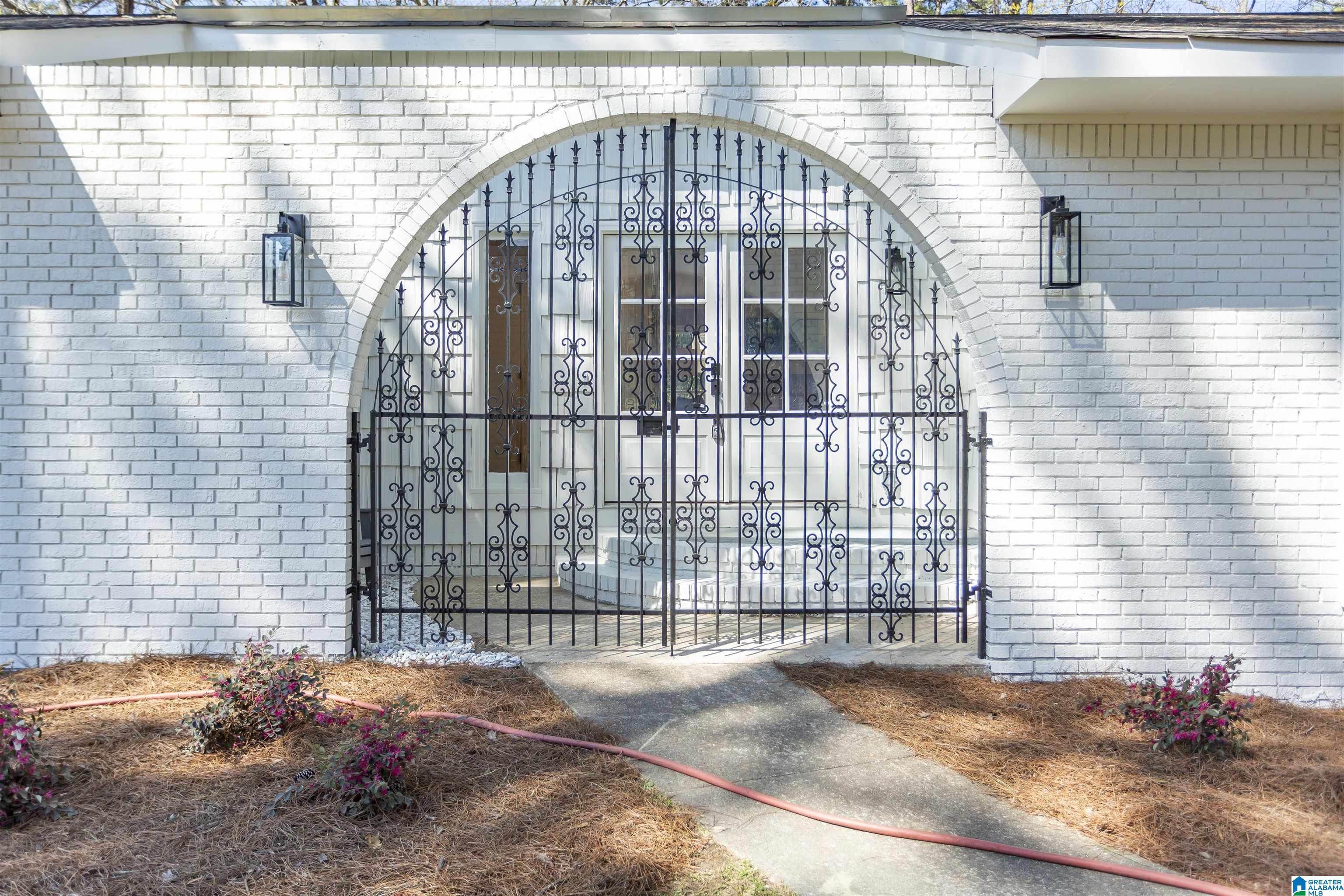 2885 WISTERIA DRIVE