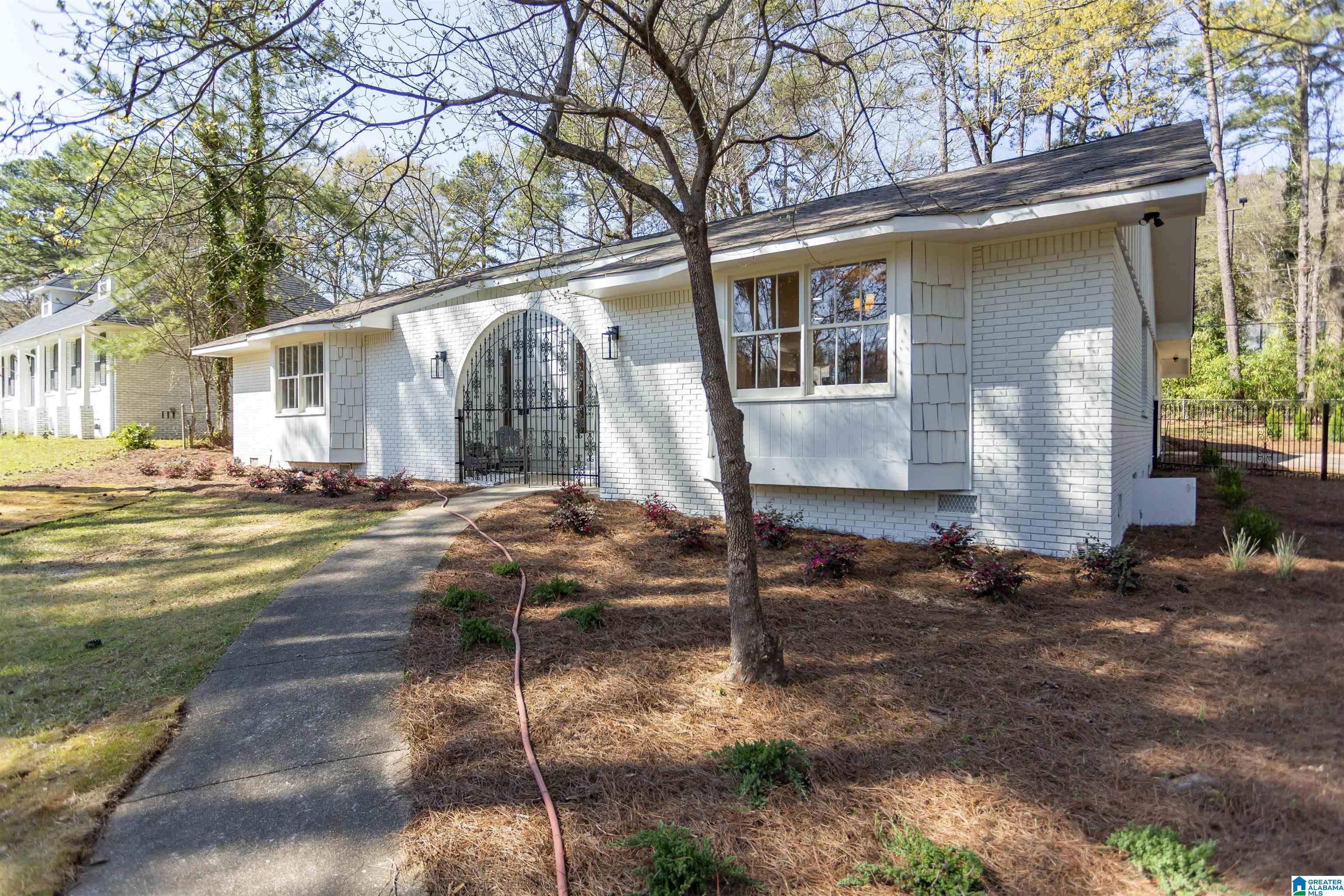 2885 WISTERIA DRIVE