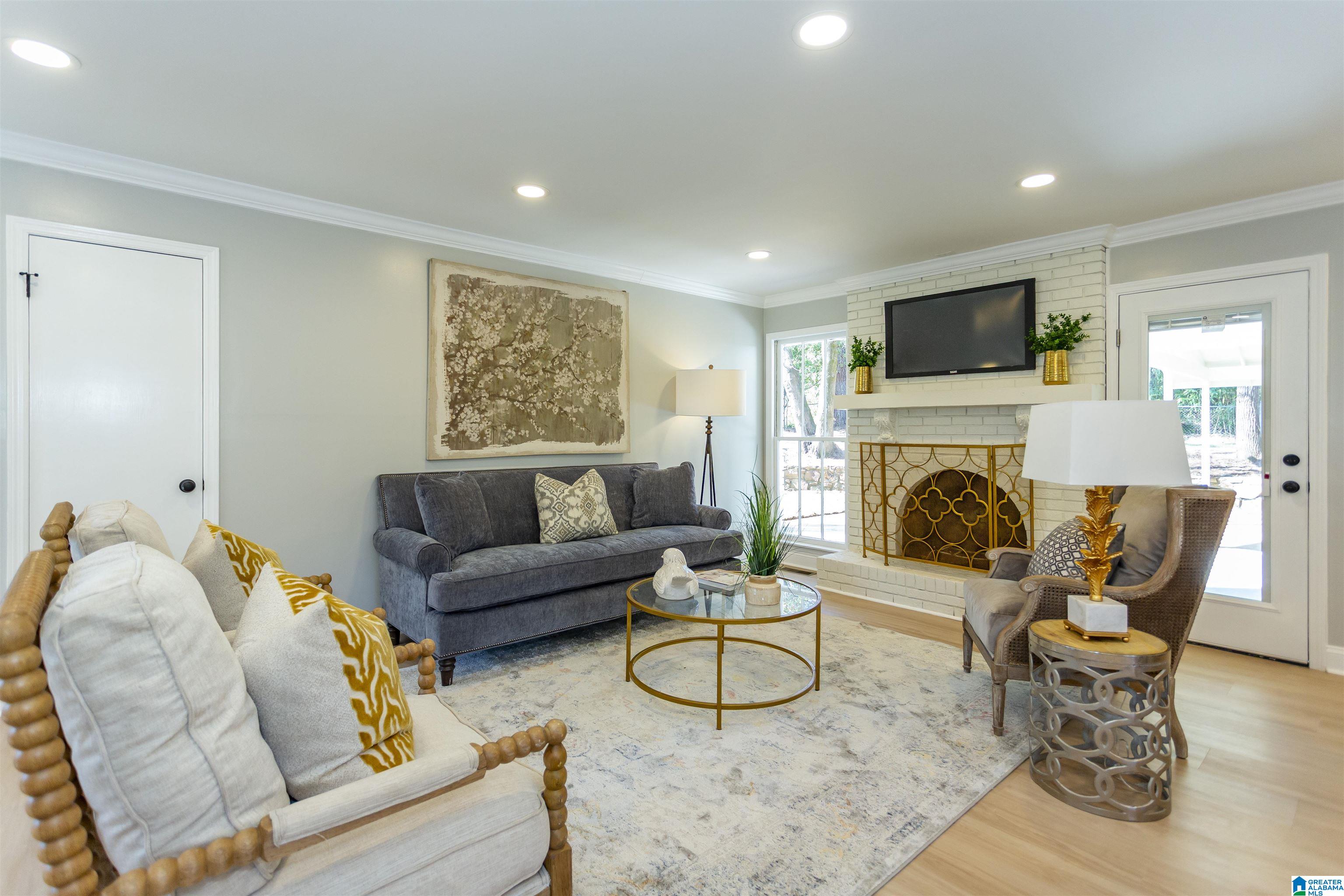 2885 WISTERIA DRIVE