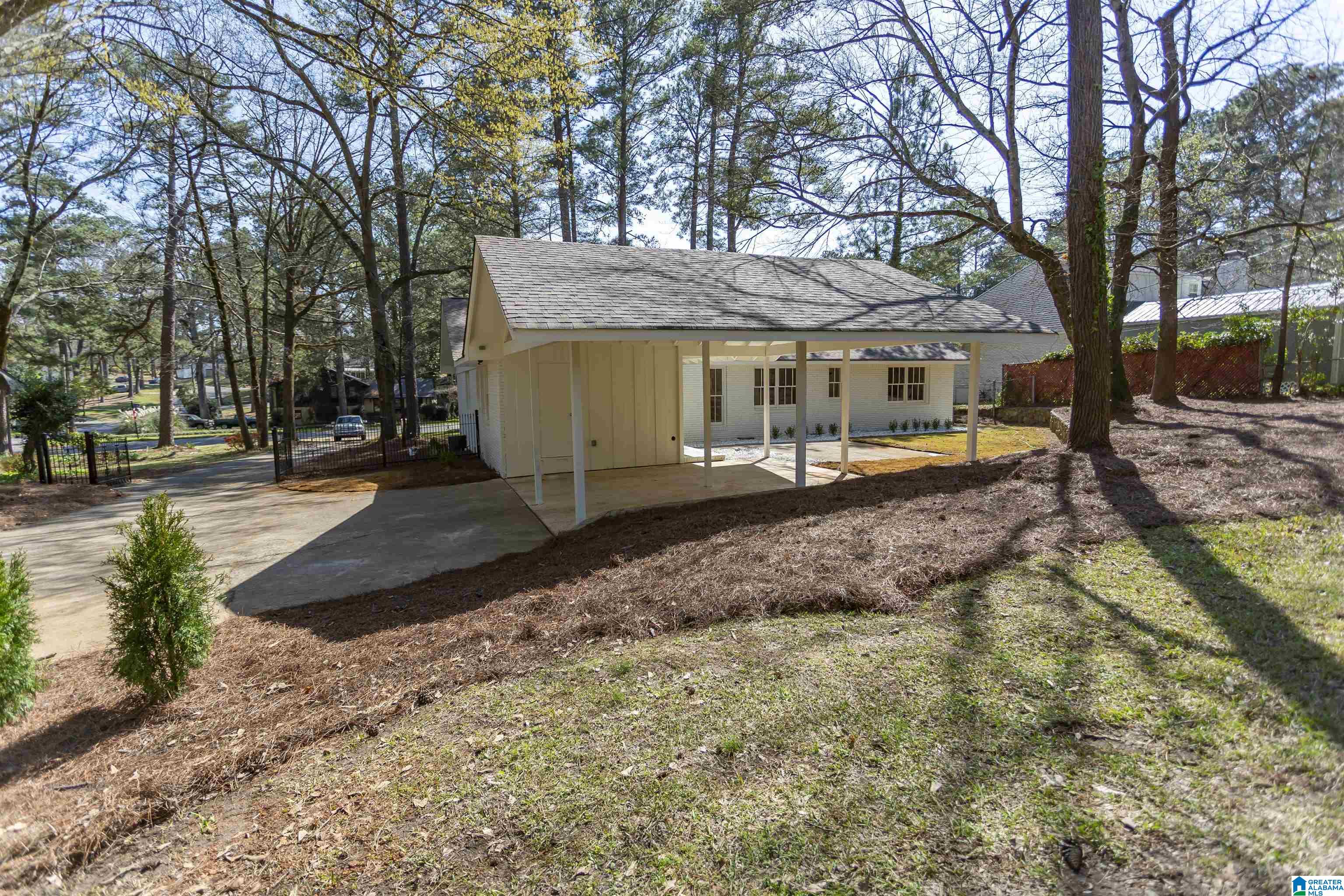 2885 WISTERIA DRIVE