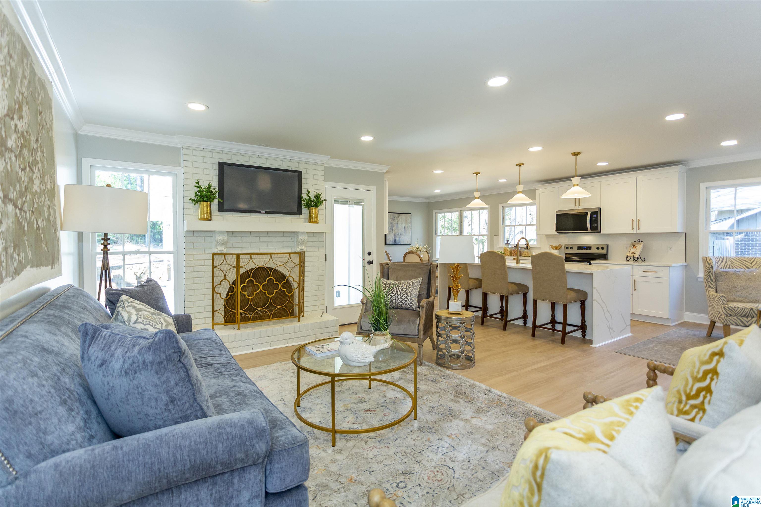 2885 WISTERIA DRIVE