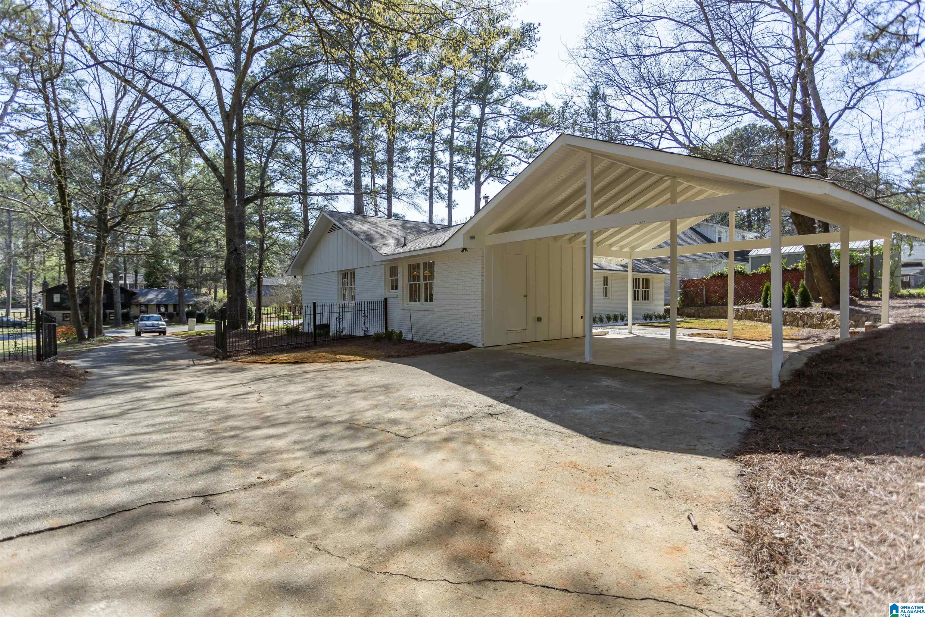 2885 WISTERIA DRIVE