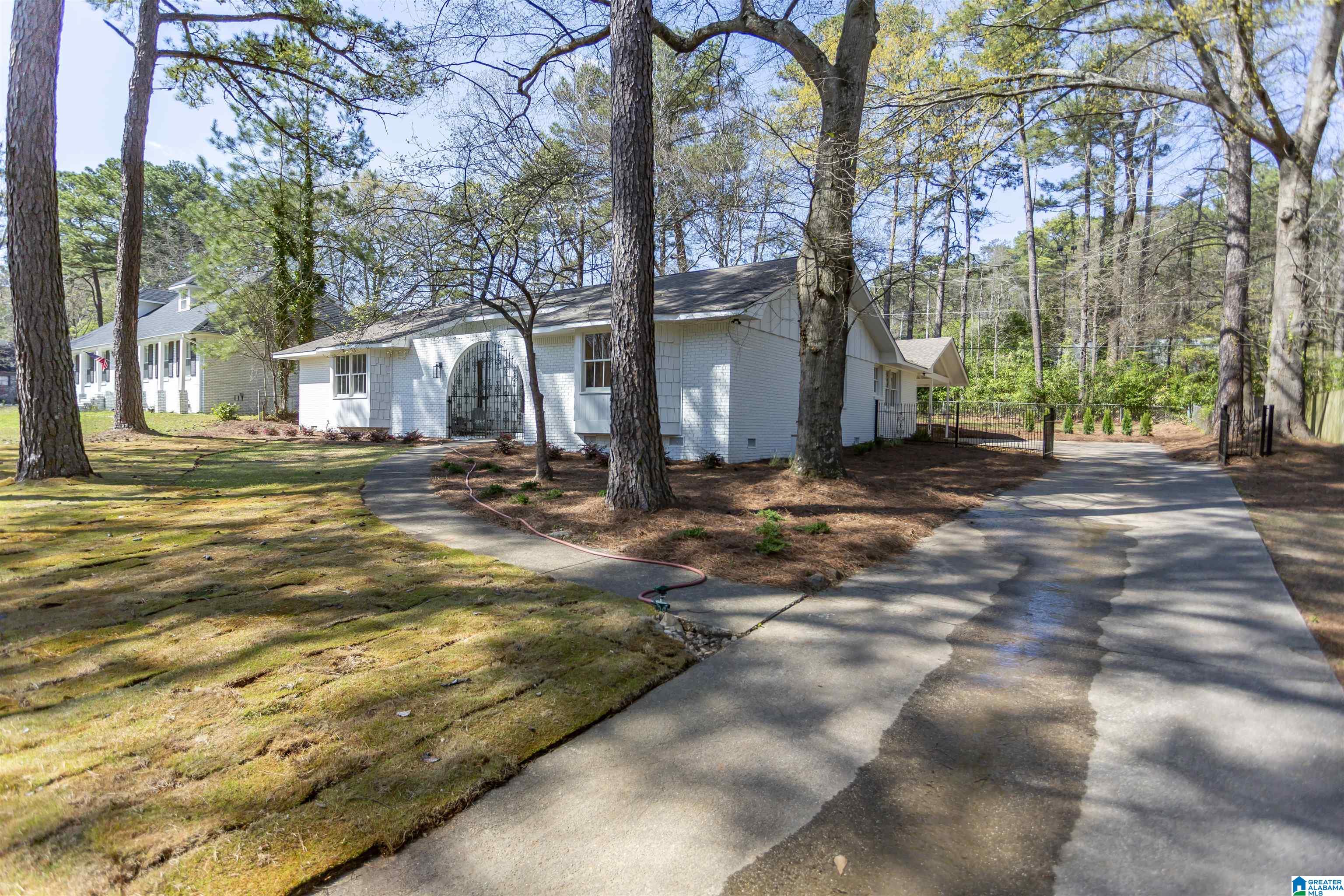 2885 WISTERIA DRIVE