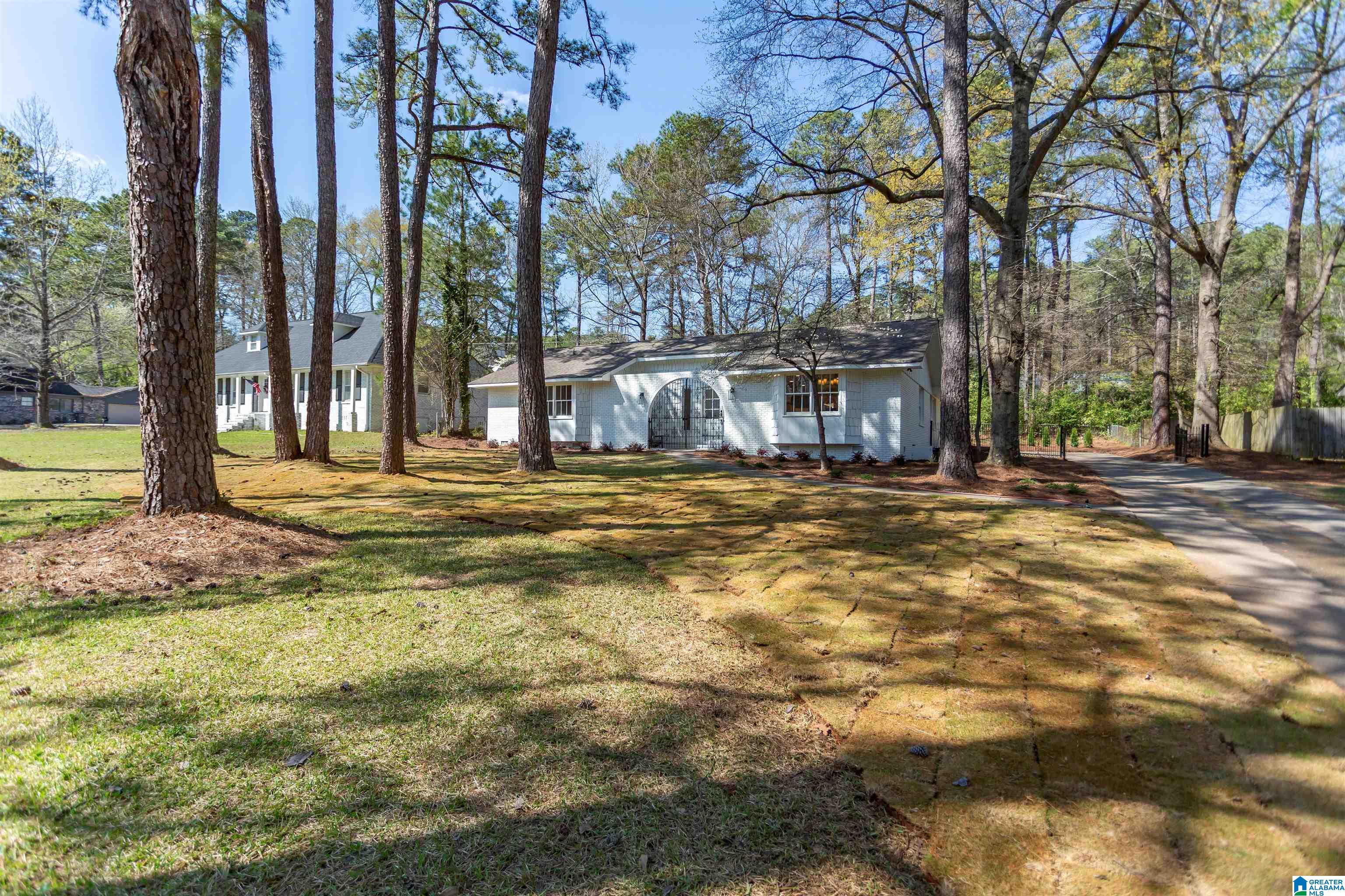 2885 WISTERIA DRIVE