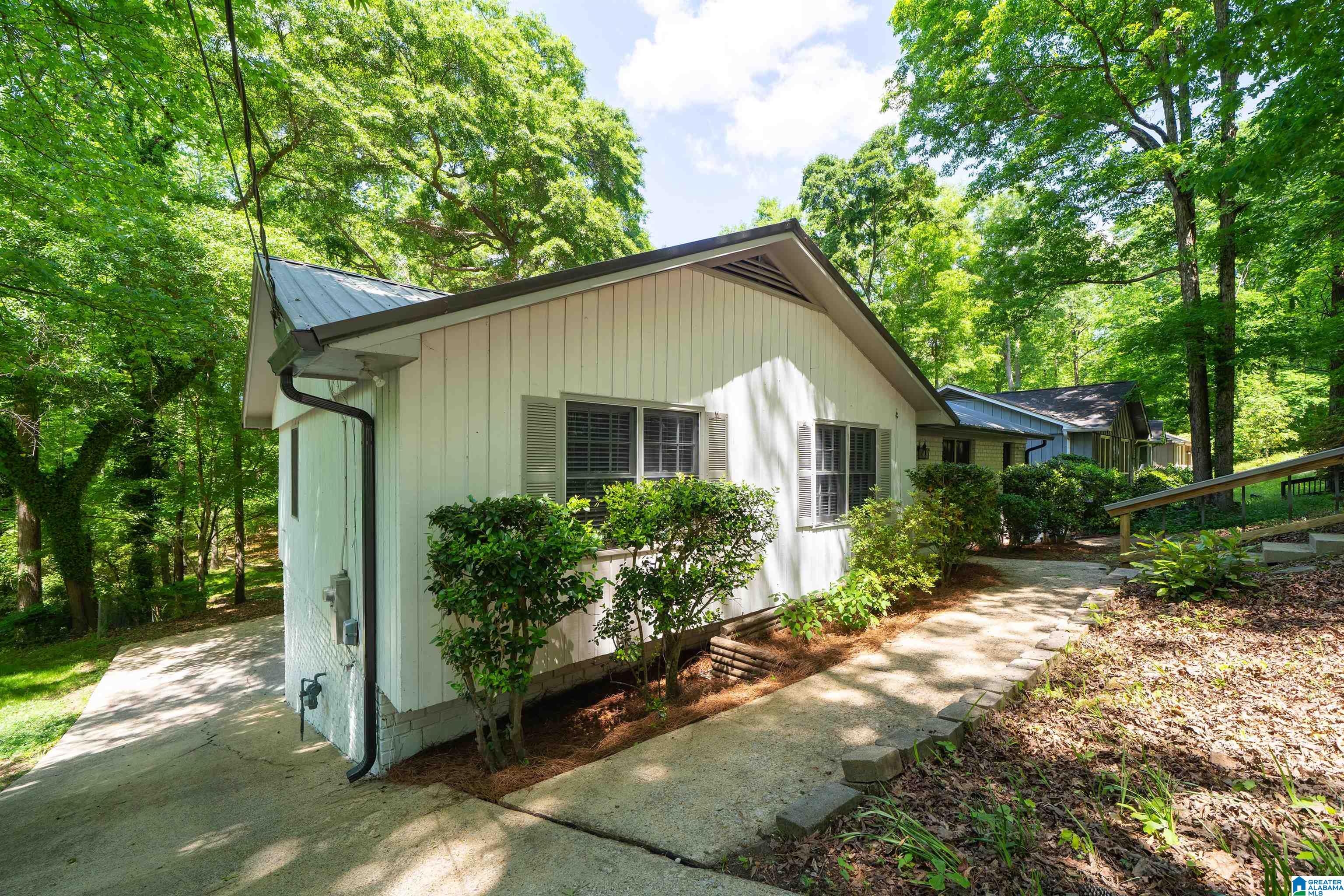 3008 LAKE PARK CIRCLE