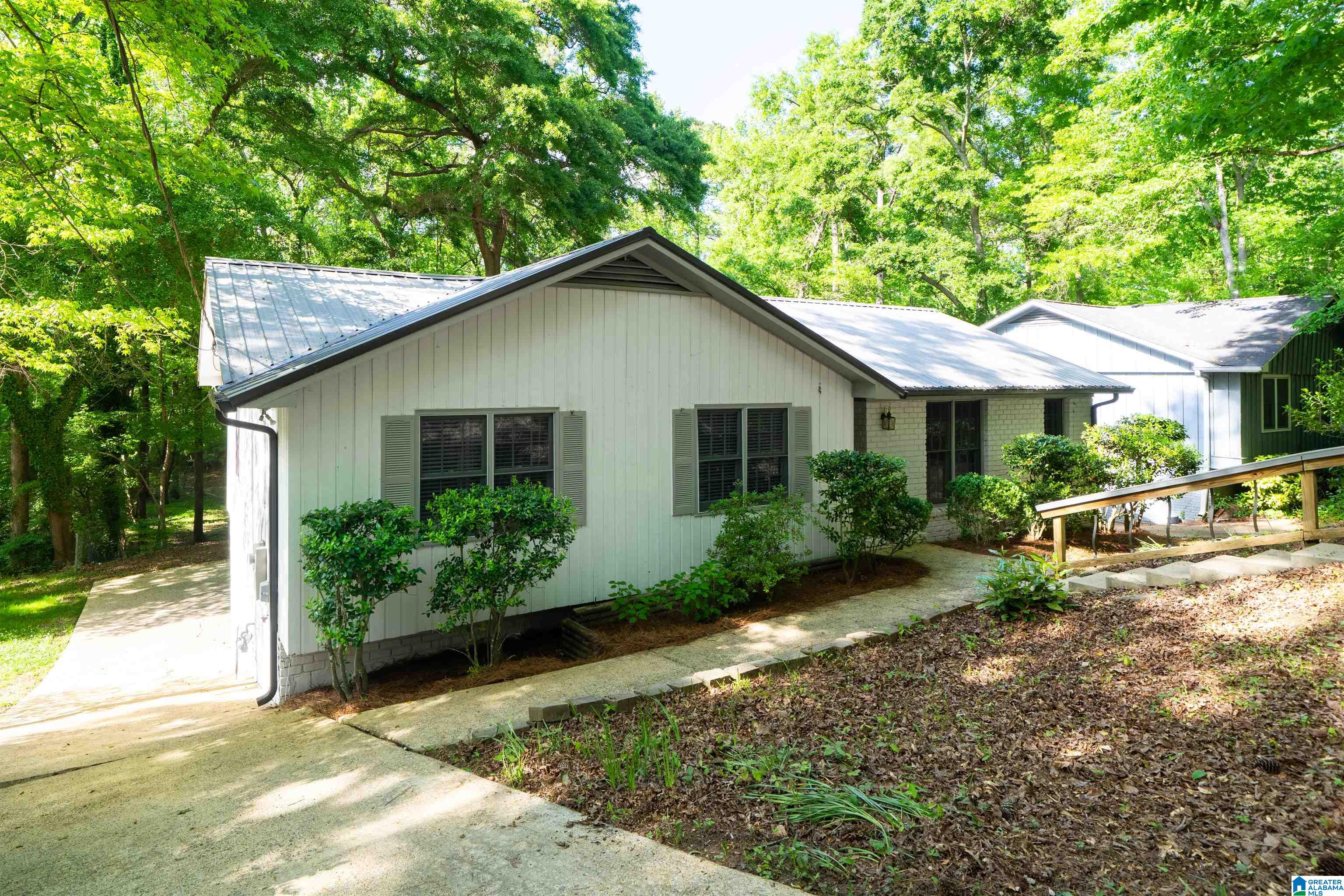3008 LAKE PARK CIRCLE