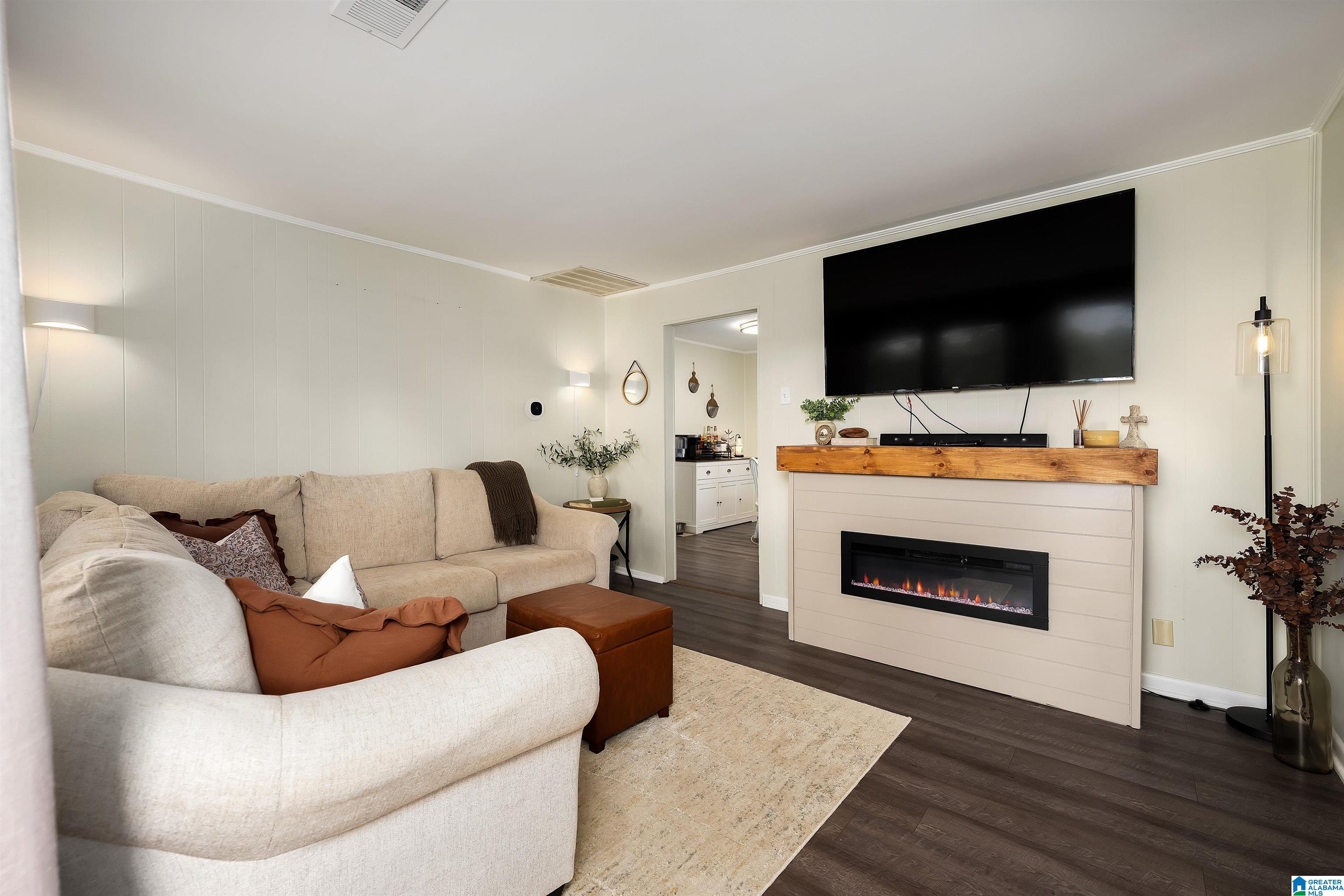 7367 FRANKLIN DRIVE