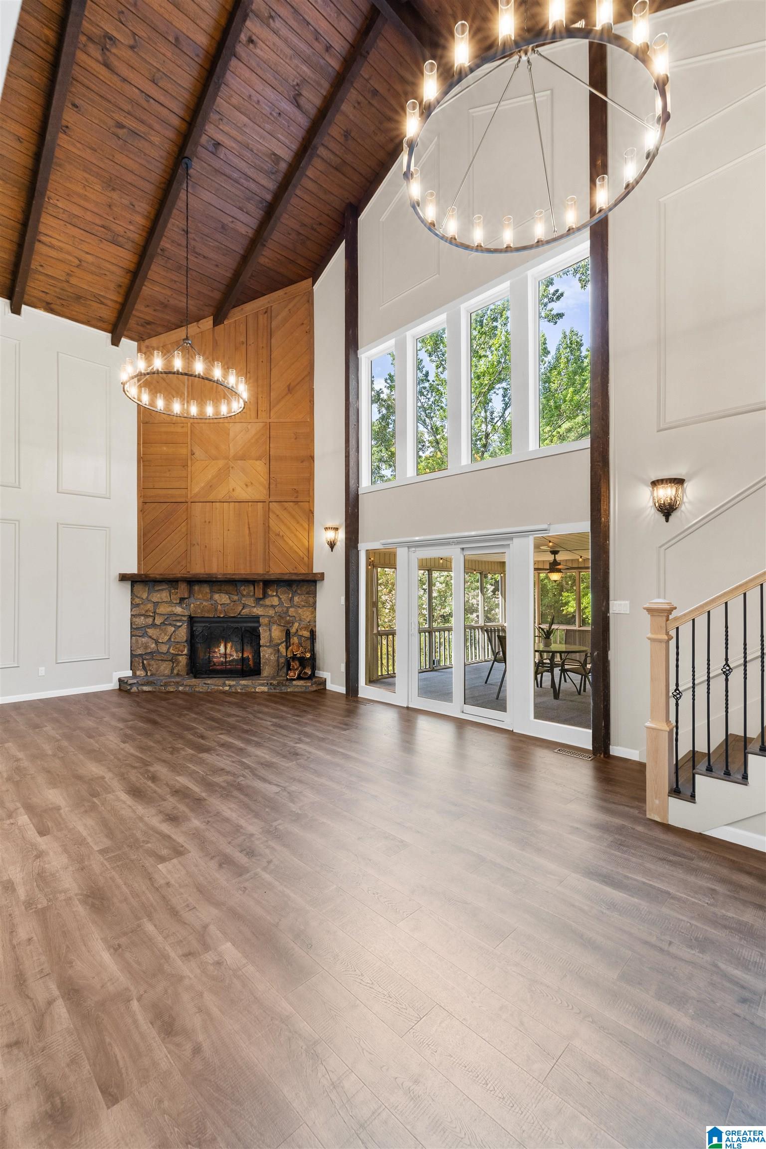 2203 LAKESIDE DRIVE