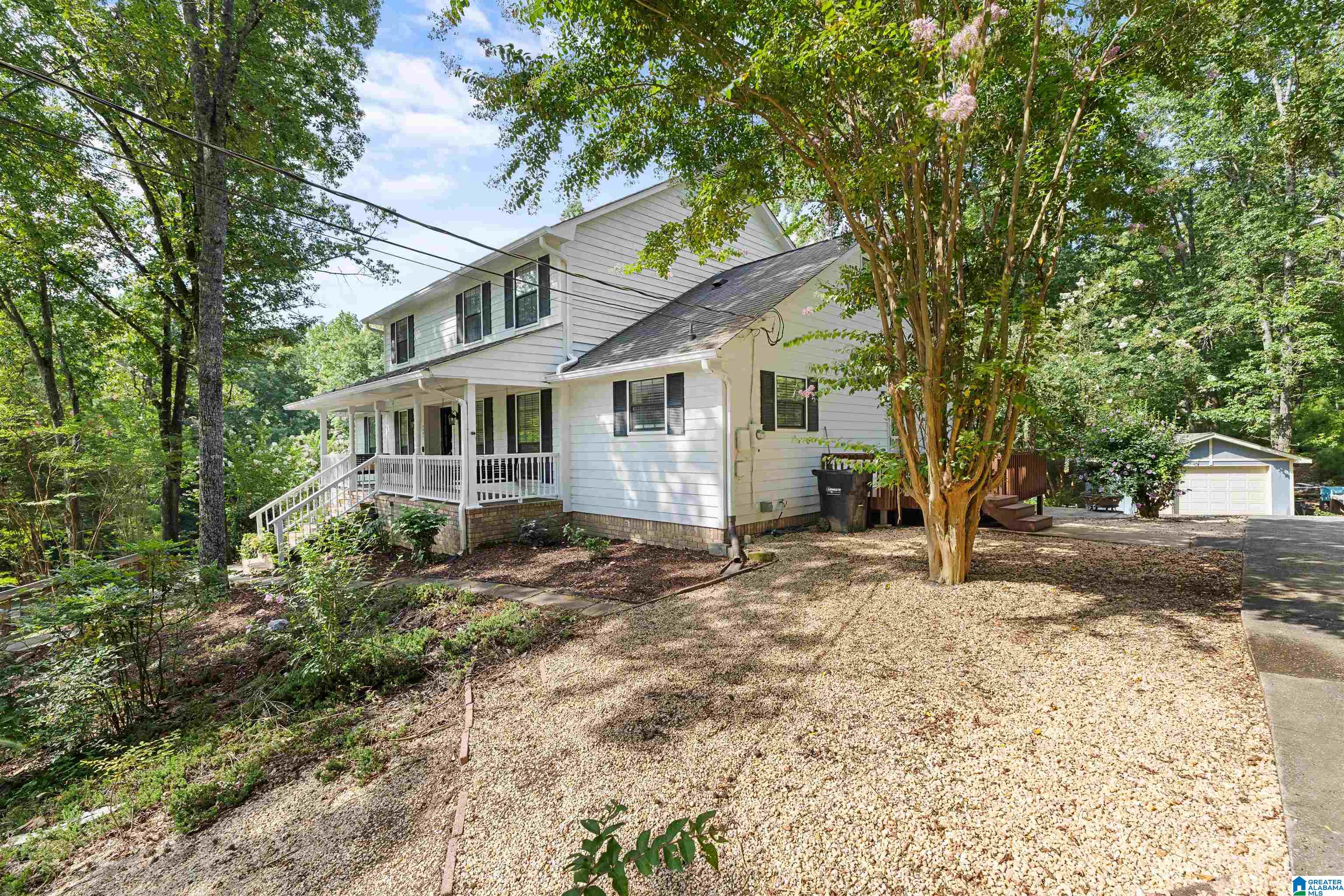 2203 LAKESIDE DRIVE