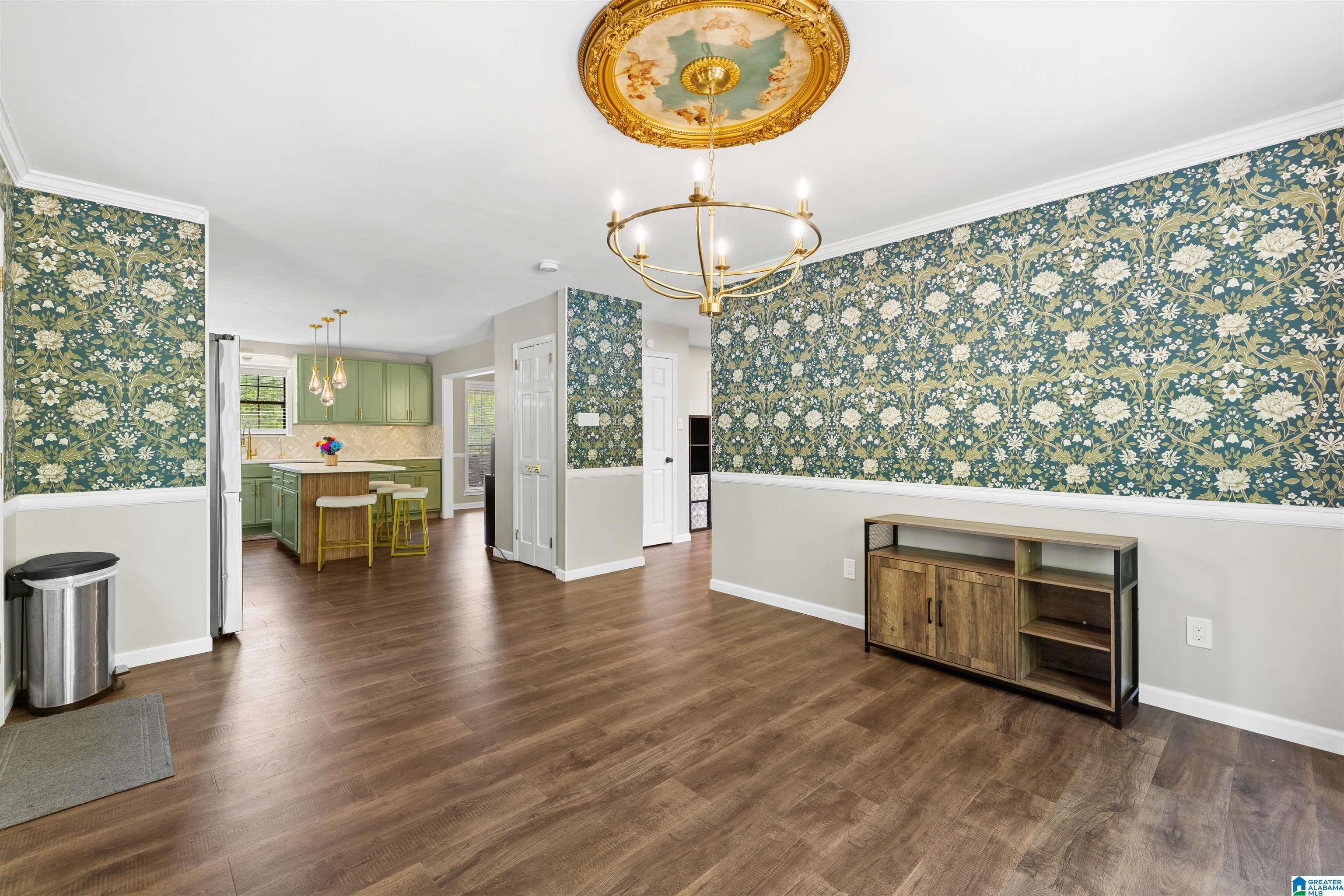 2203 LAKESIDE DRIVE