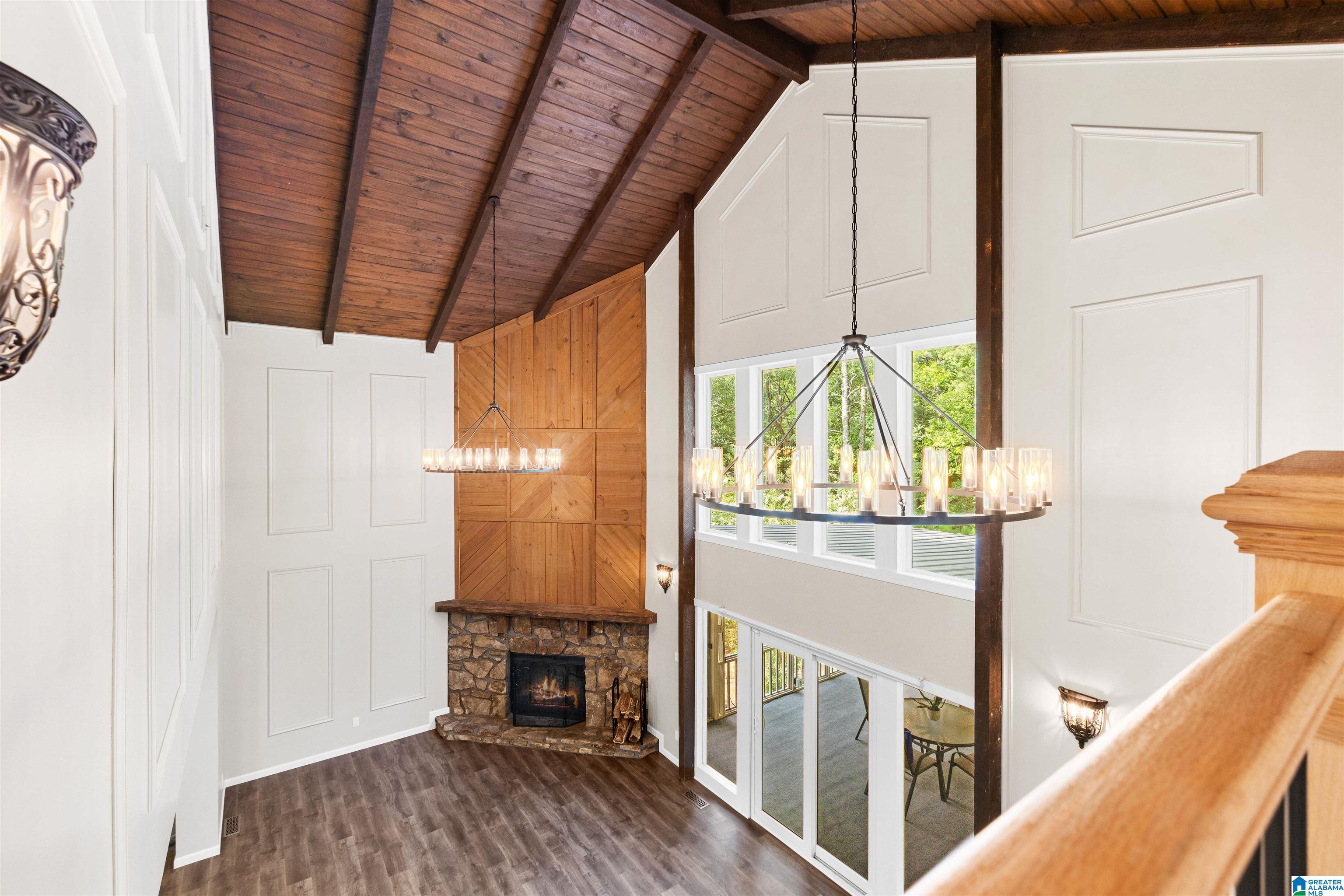 2203 LAKESIDE DRIVE