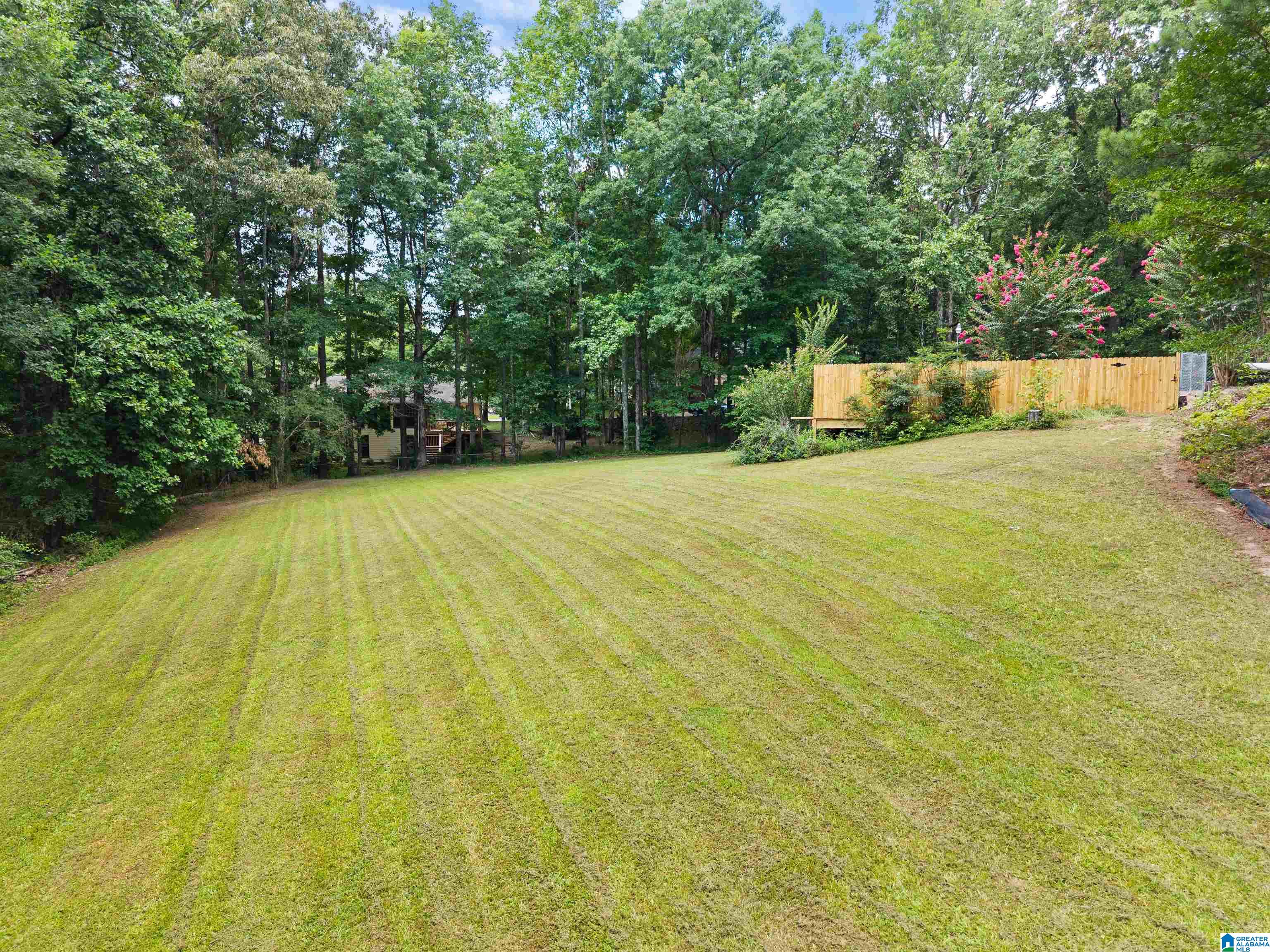 2203 LAKESIDE DRIVE