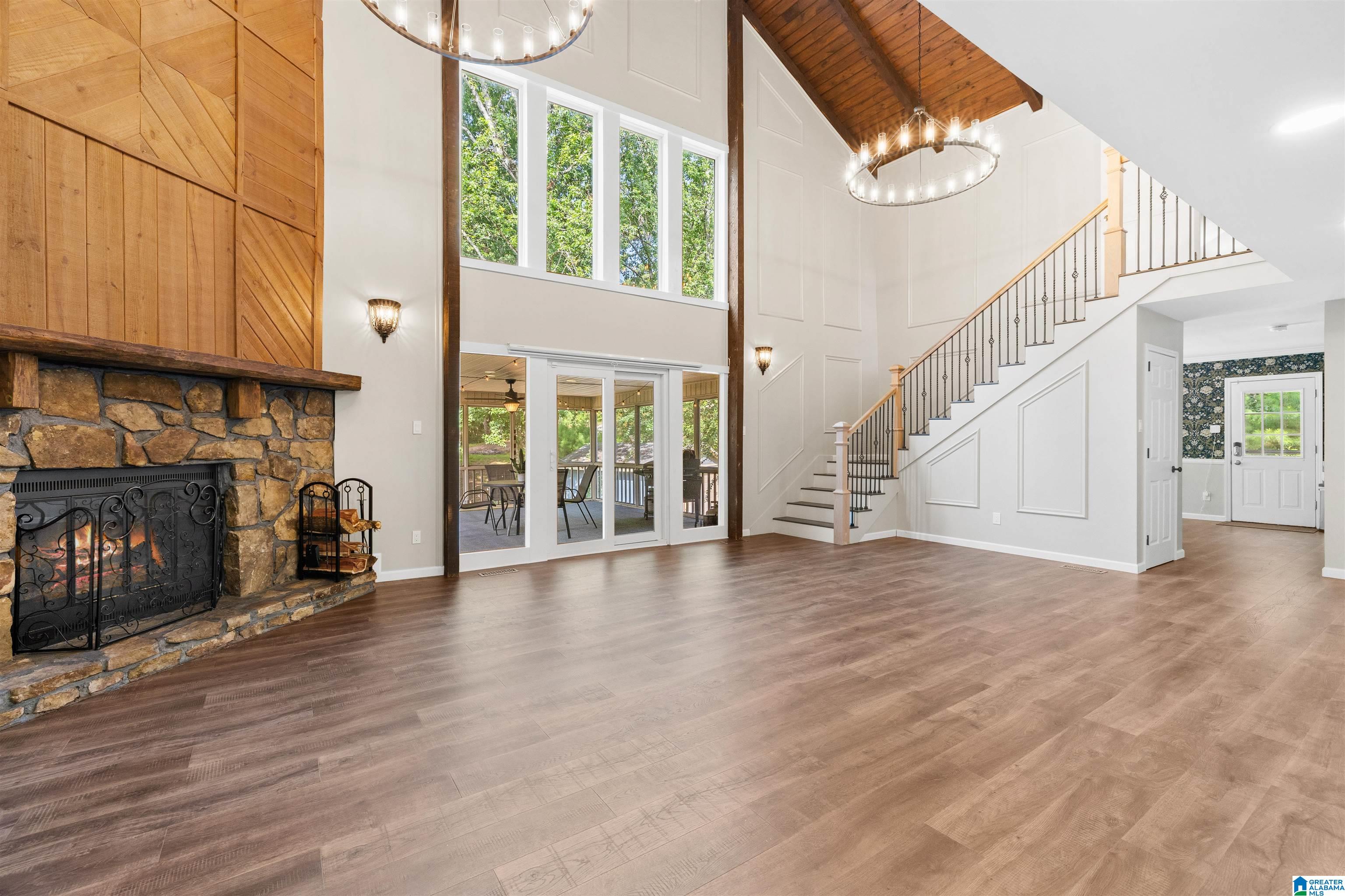 2203 LAKESIDE DRIVE