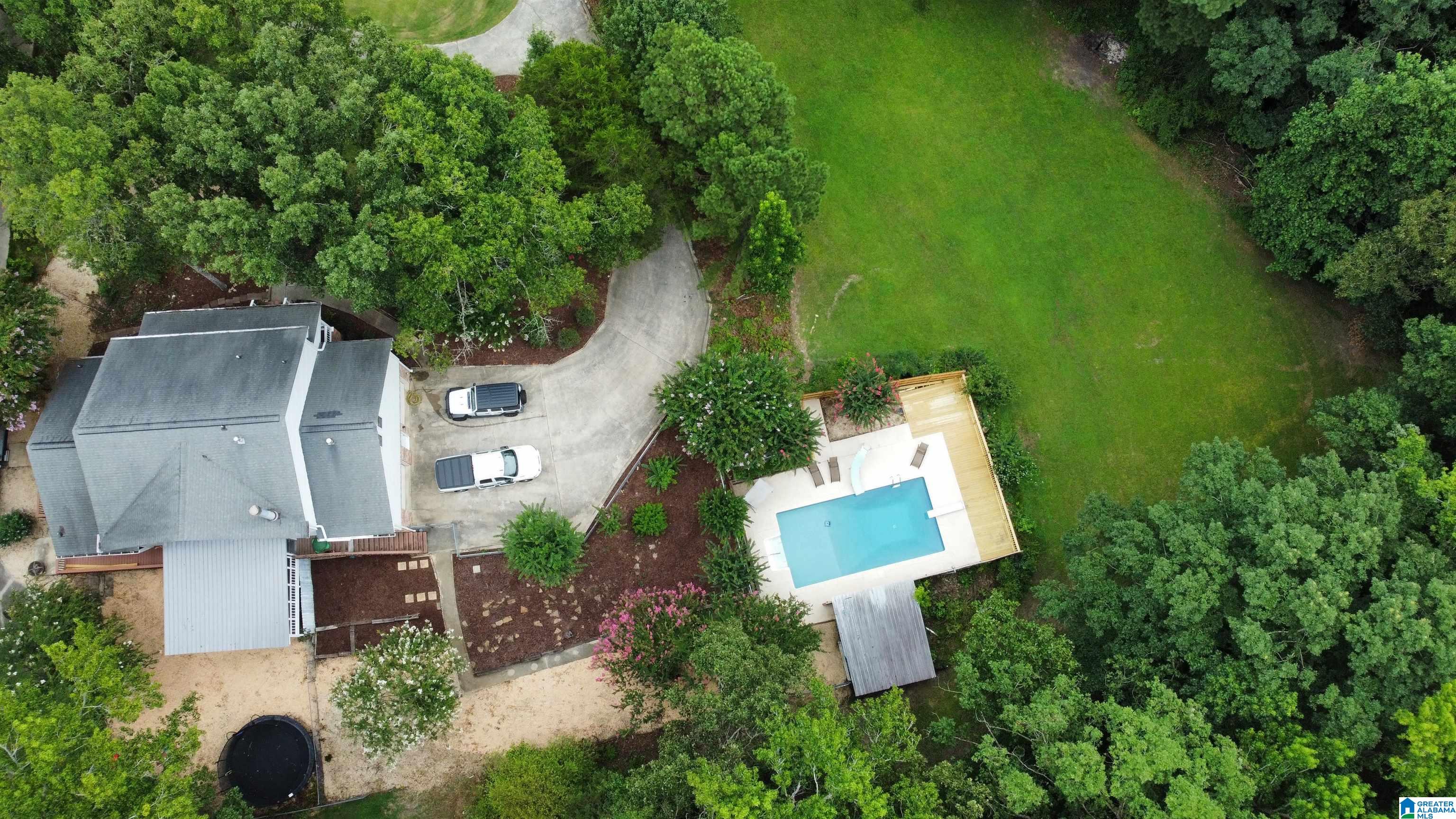 2203 LAKESIDE DRIVE