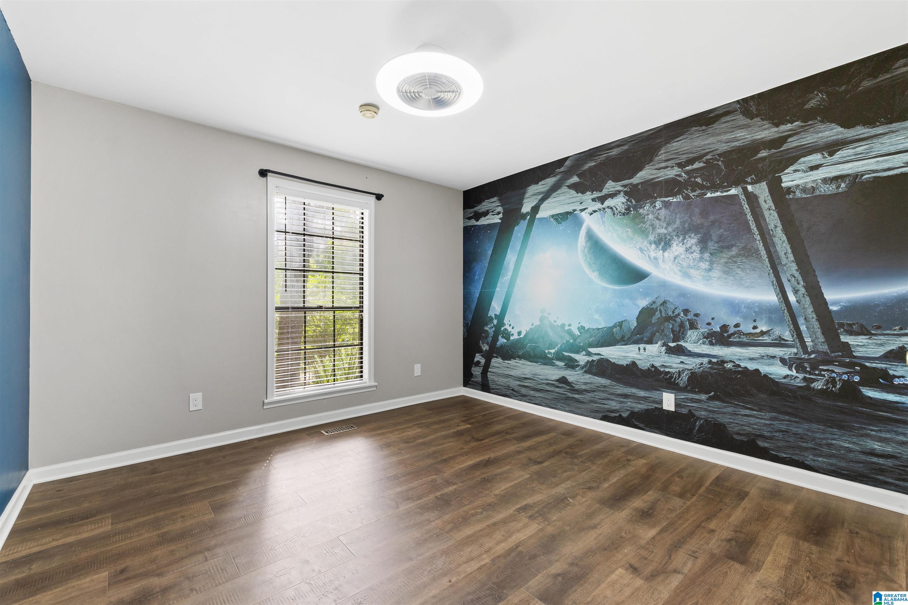 2203 LAKESIDE DRIVE