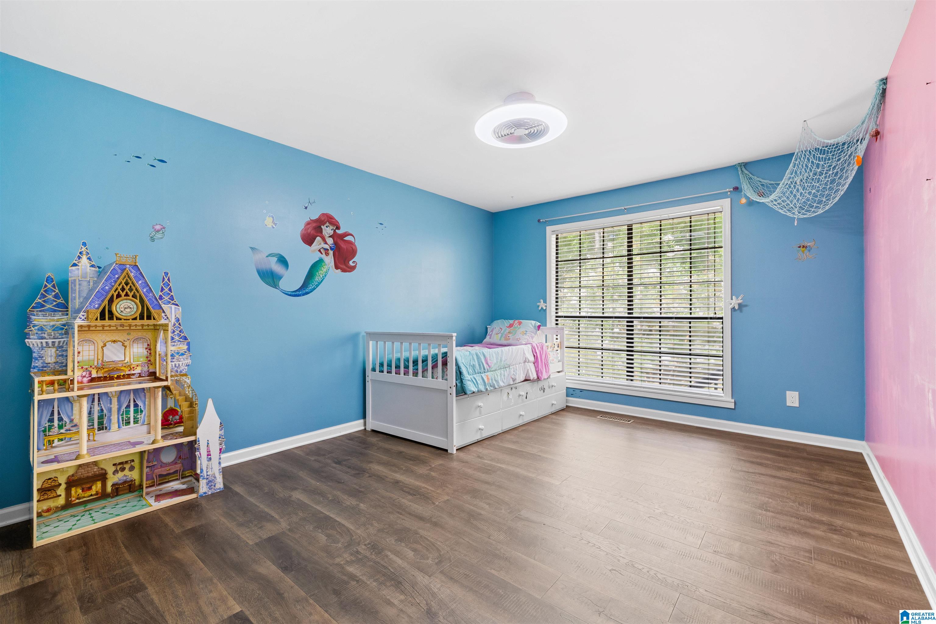 2203 LAKESIDE DRIVE